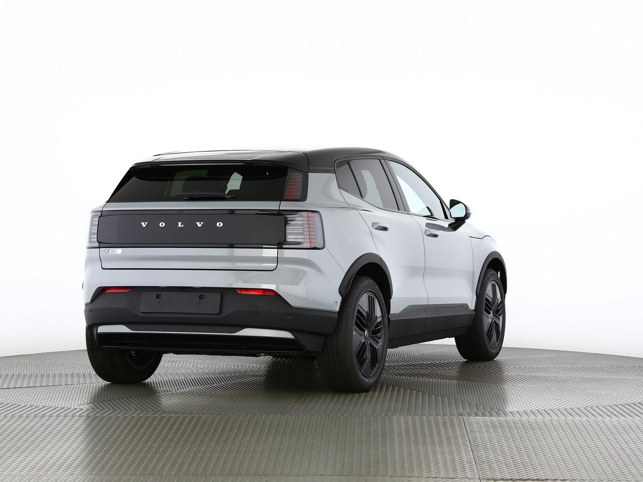 VOLVO EX30 CC P8 Ultra AWD-showroom-element-1