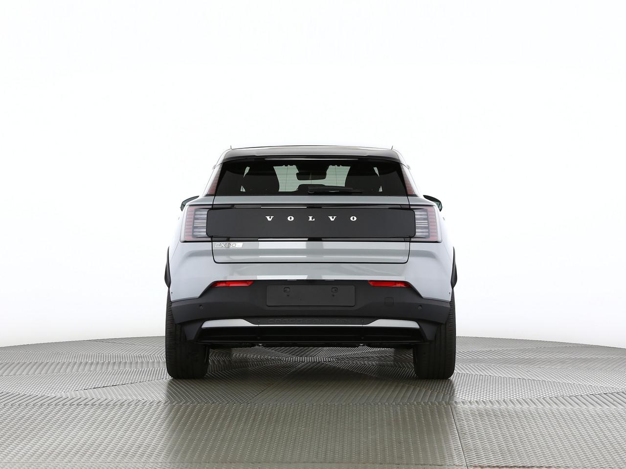 VOLVO EX30 CC P8 Ultra AWD-showroom-element-3
