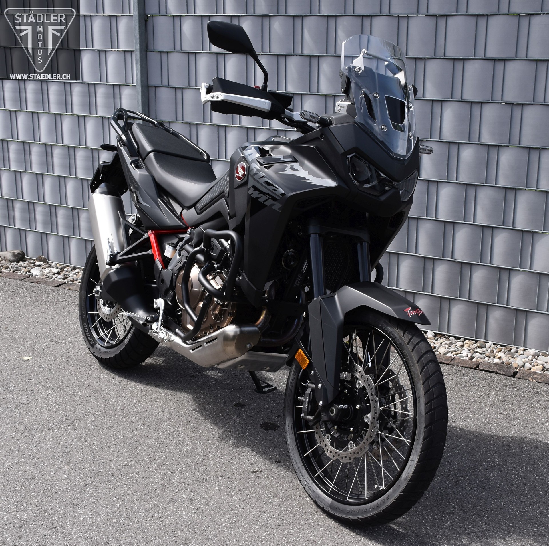 HONDA CRF 1100 Africa Twin-image-1