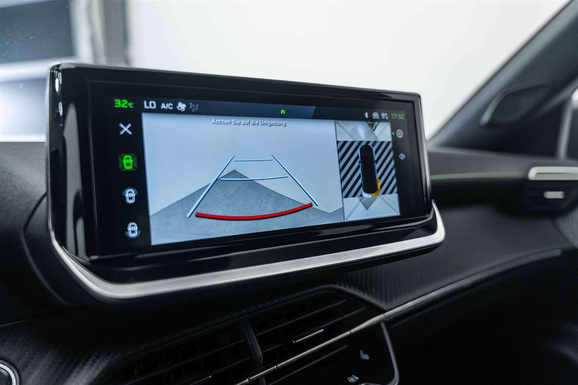 PEUGEOT 2008 1.2 PureTech GT Automat-image-18