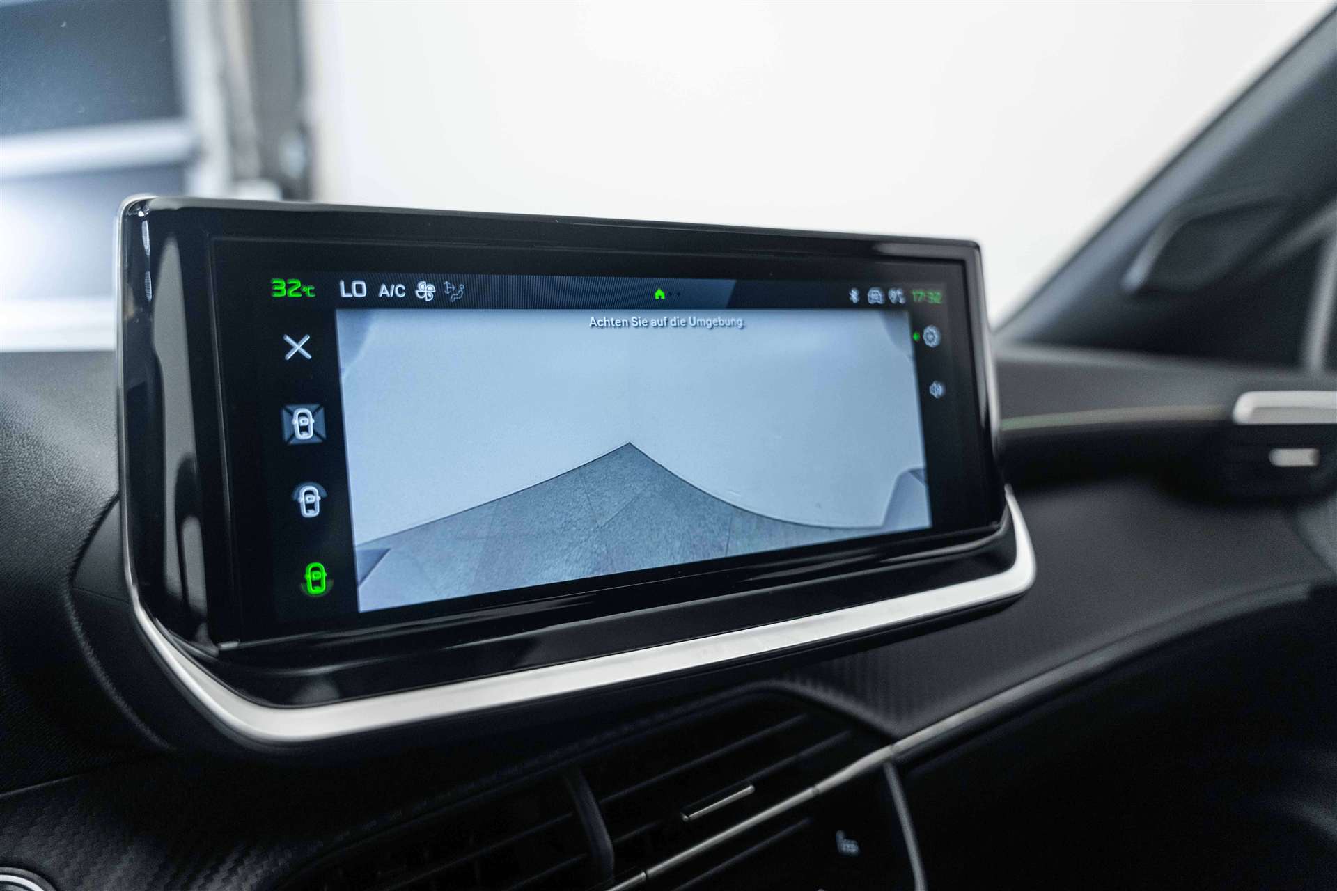 PEUGEOT 2008 1.2 PureTech GT Automat-image-19
