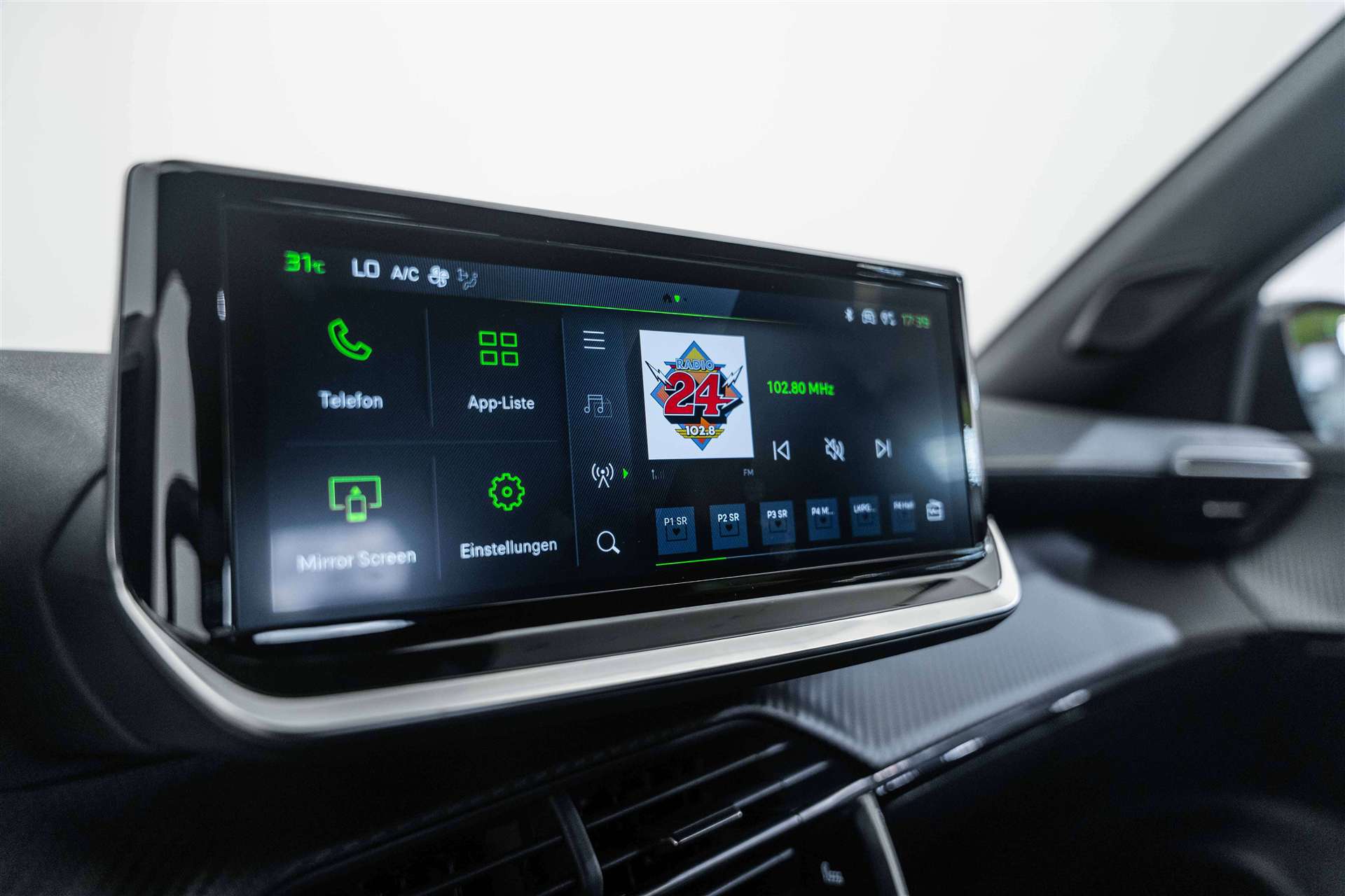PEUGEOT 2008 1.2 PureTech GT Automat-image-22