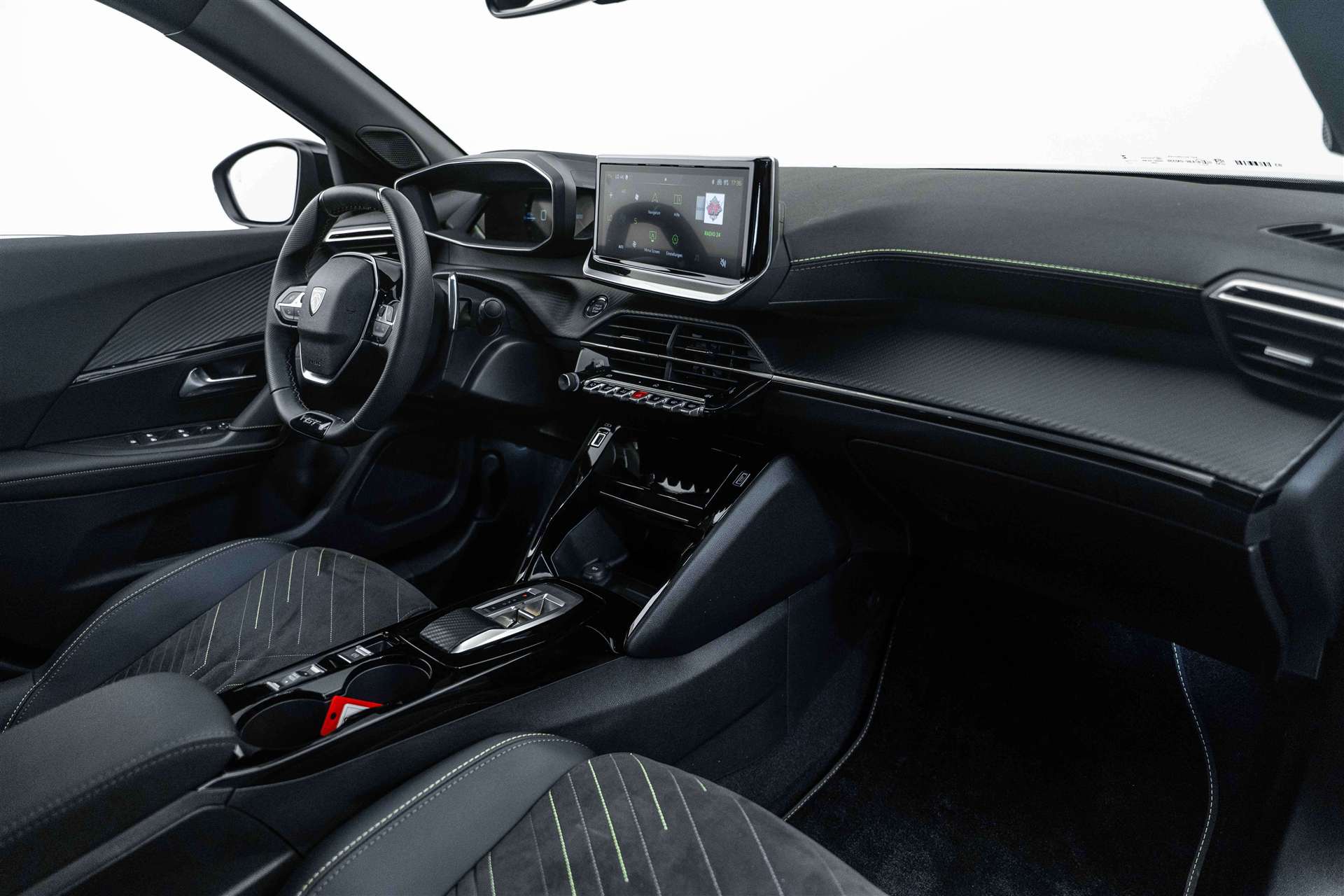 PEUGEOT 2008 1.2 PureTech GT Automat-image-10