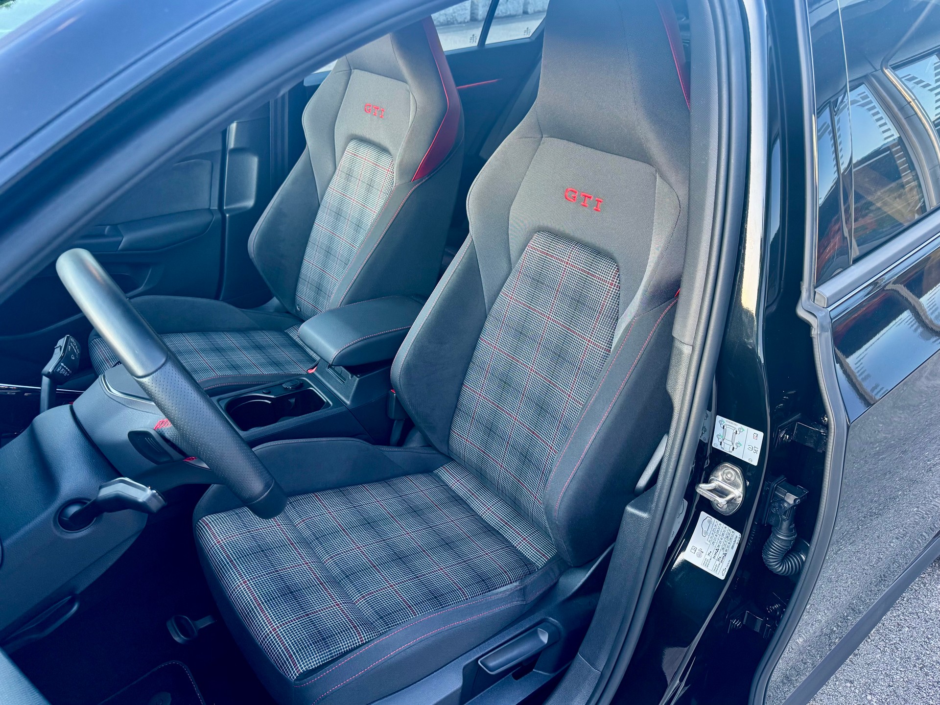 VW GOLF GTi 2.0 TSI DSG *BLACK STYLE EDITION*-image-8