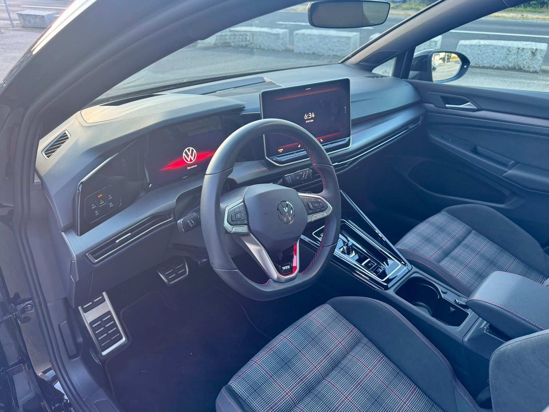 VW GOLF GTi 2.0 TSI DSG *BLACK STYLE EDITION*-image-10