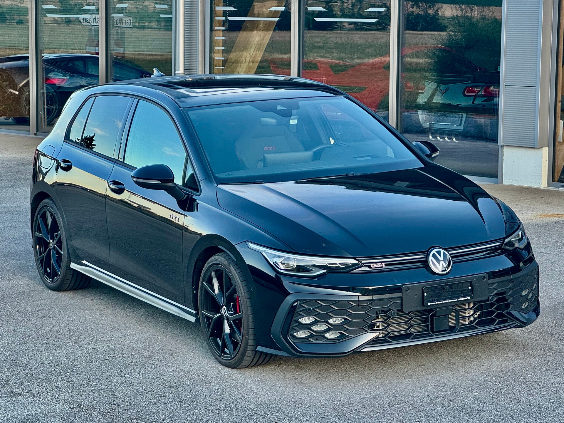 VW GOLF GTi 2.0 TSI DSG *BLACK STYLE EDITION*-image-2