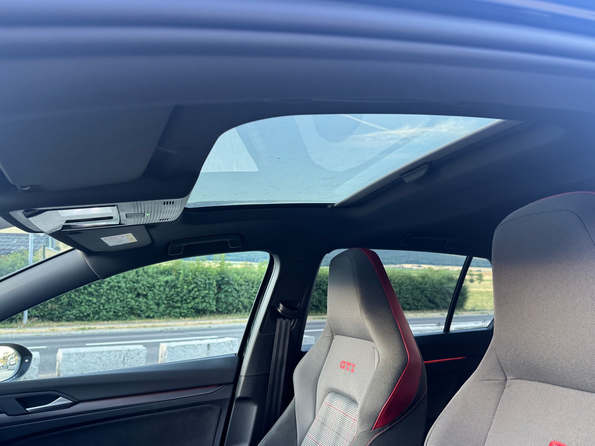 VW GOLF GTi 2.0 TSI DSG *BLACK STYLE EDITION*-image-11