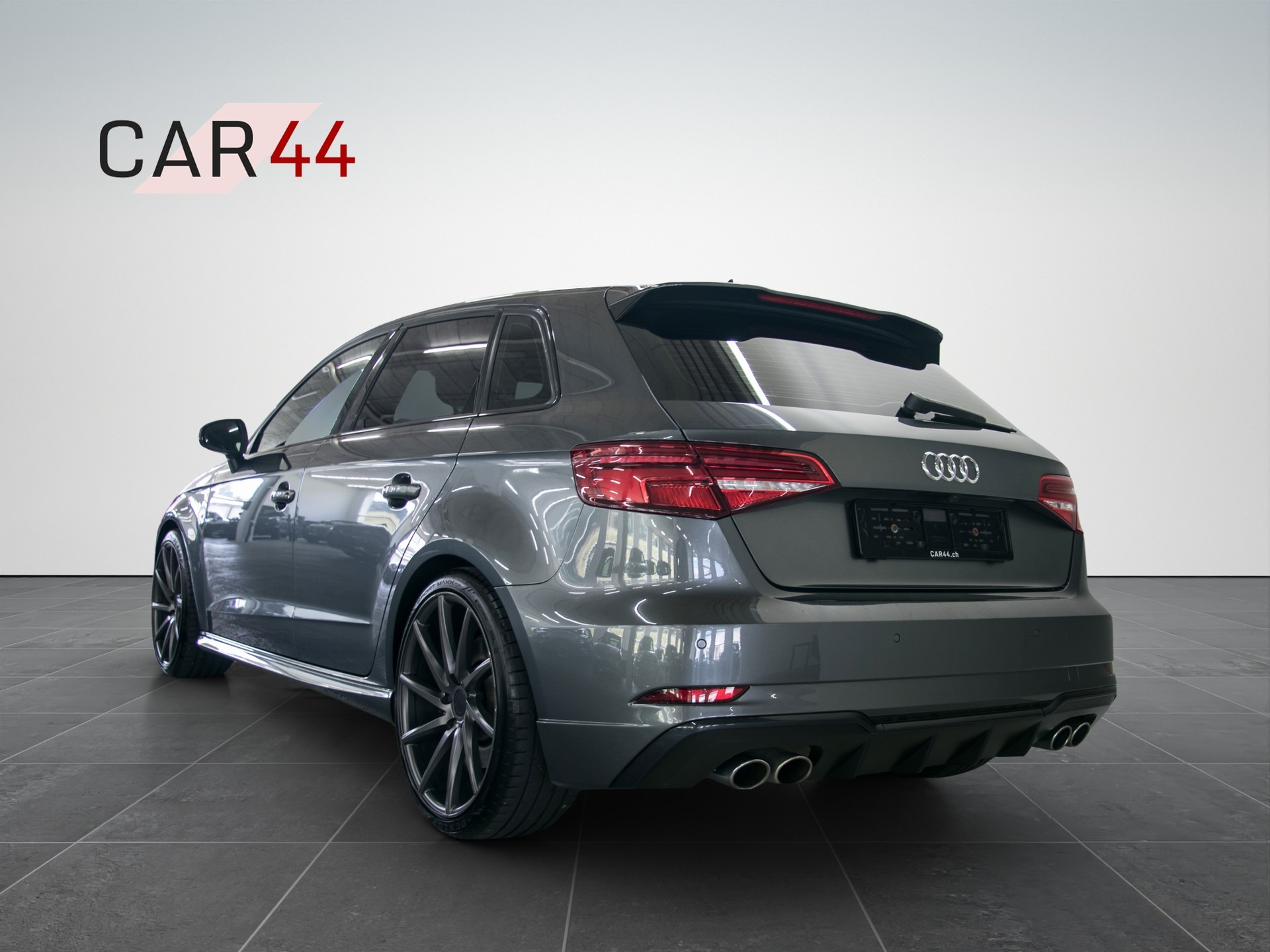 AUDI S3 Sportback 2.0 TFSI quattro S-tronic-showroom-element-2