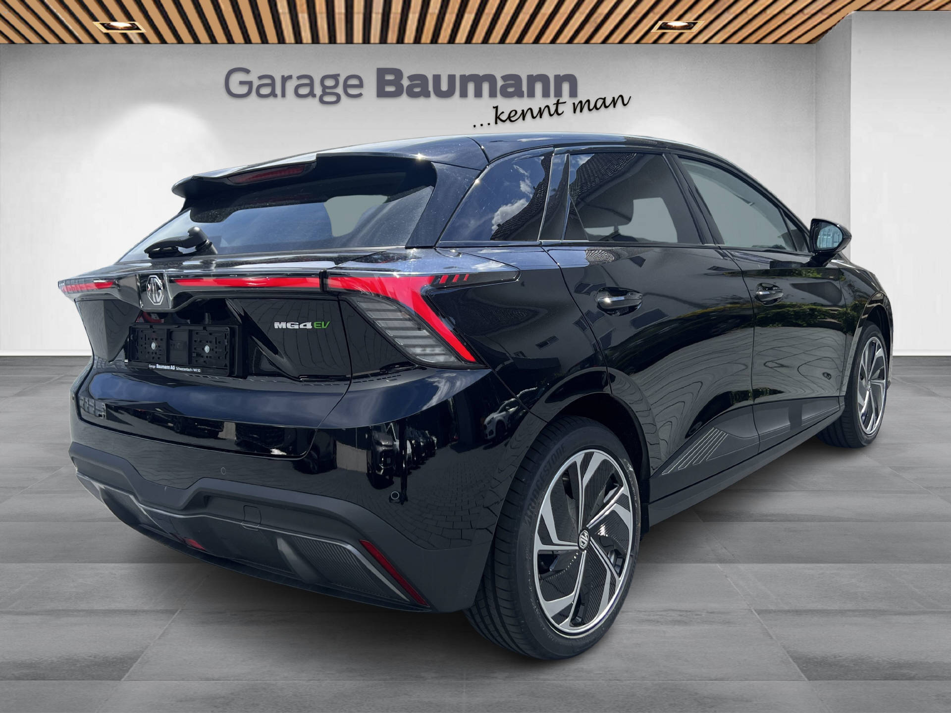 MG 4 64kWh Premium-showroom-element-2