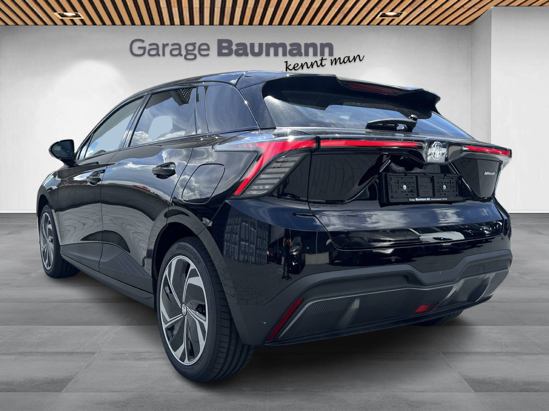 MG 4 64kWh Premium-showroom-element-3