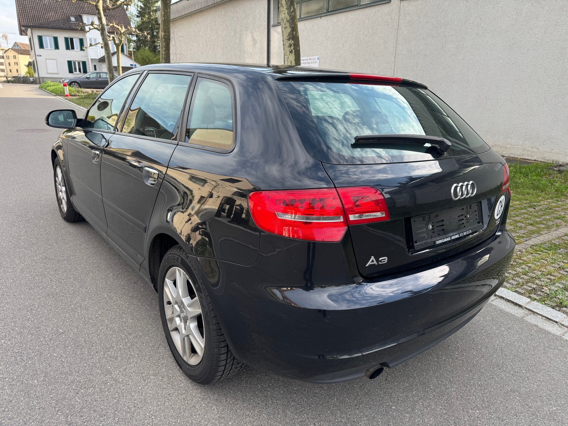 AUDI A3 Sportback 1.6 TDI Attraction-image-6