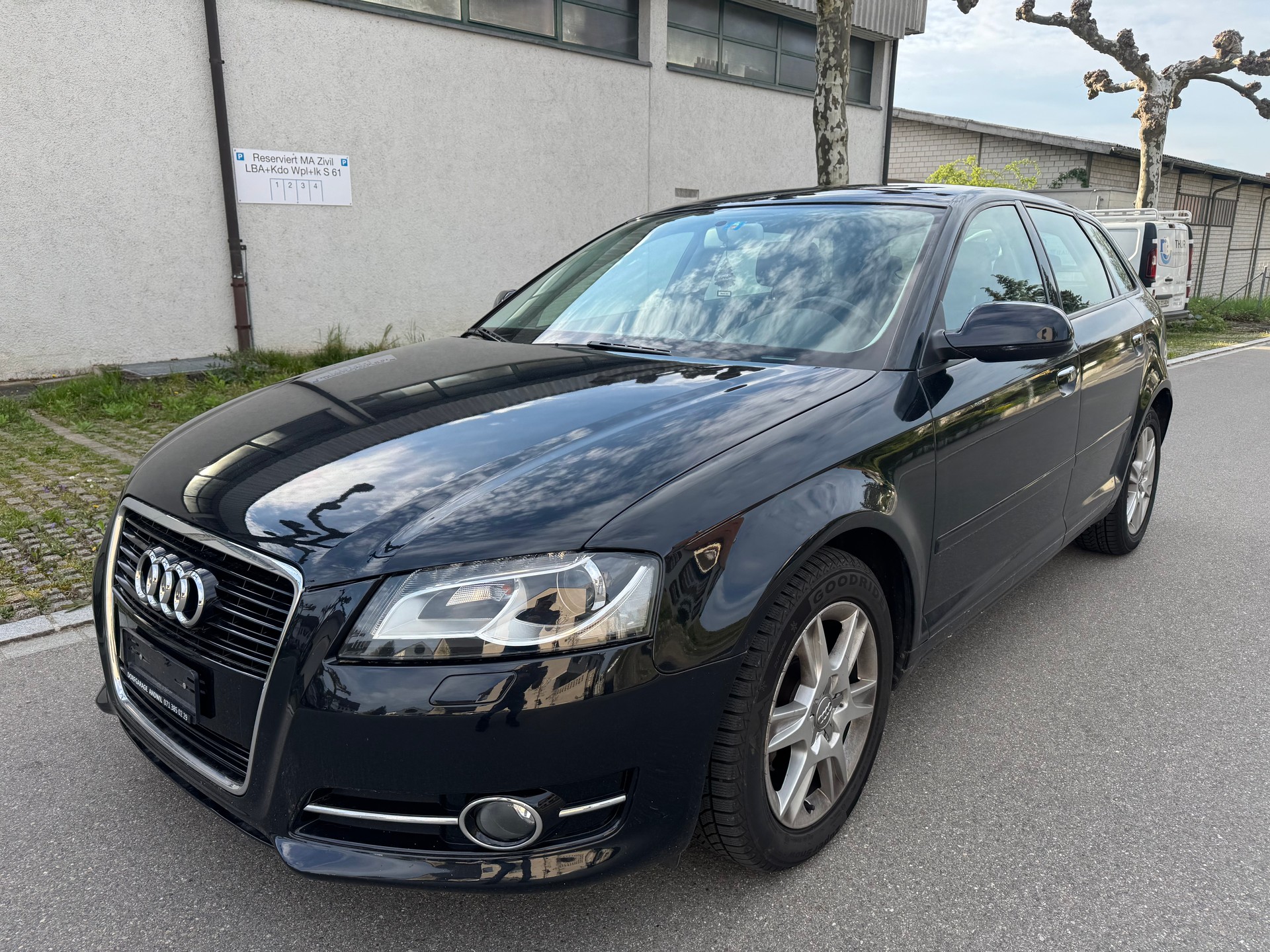 AUDI A3 Sportback 1.6 TDI Attraction-image-1