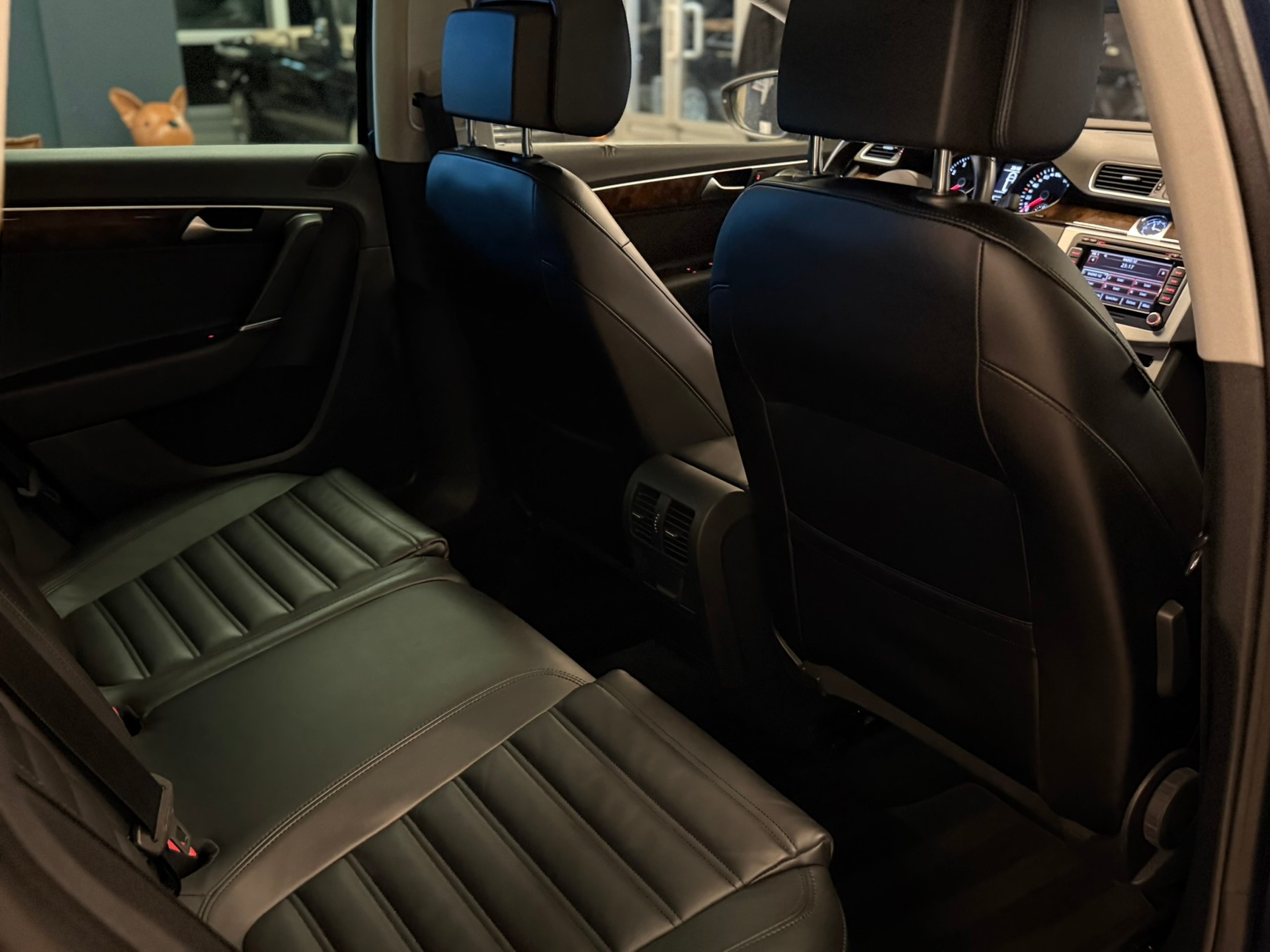 VW Passat Variant 2.0 TSI Highline DSG-image-16