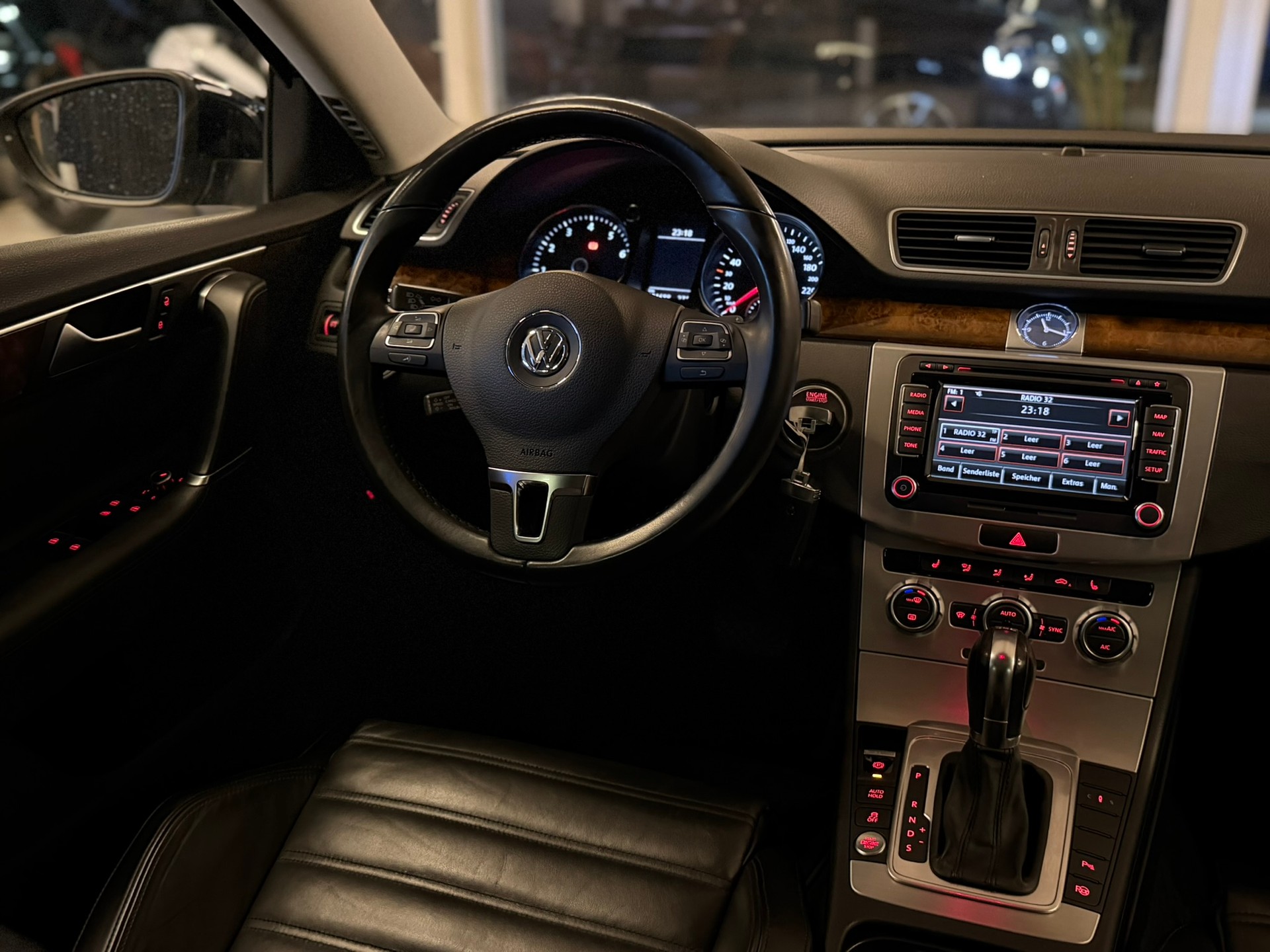 VW Passat Variant 2.0 TSI Highline DSG-image-10