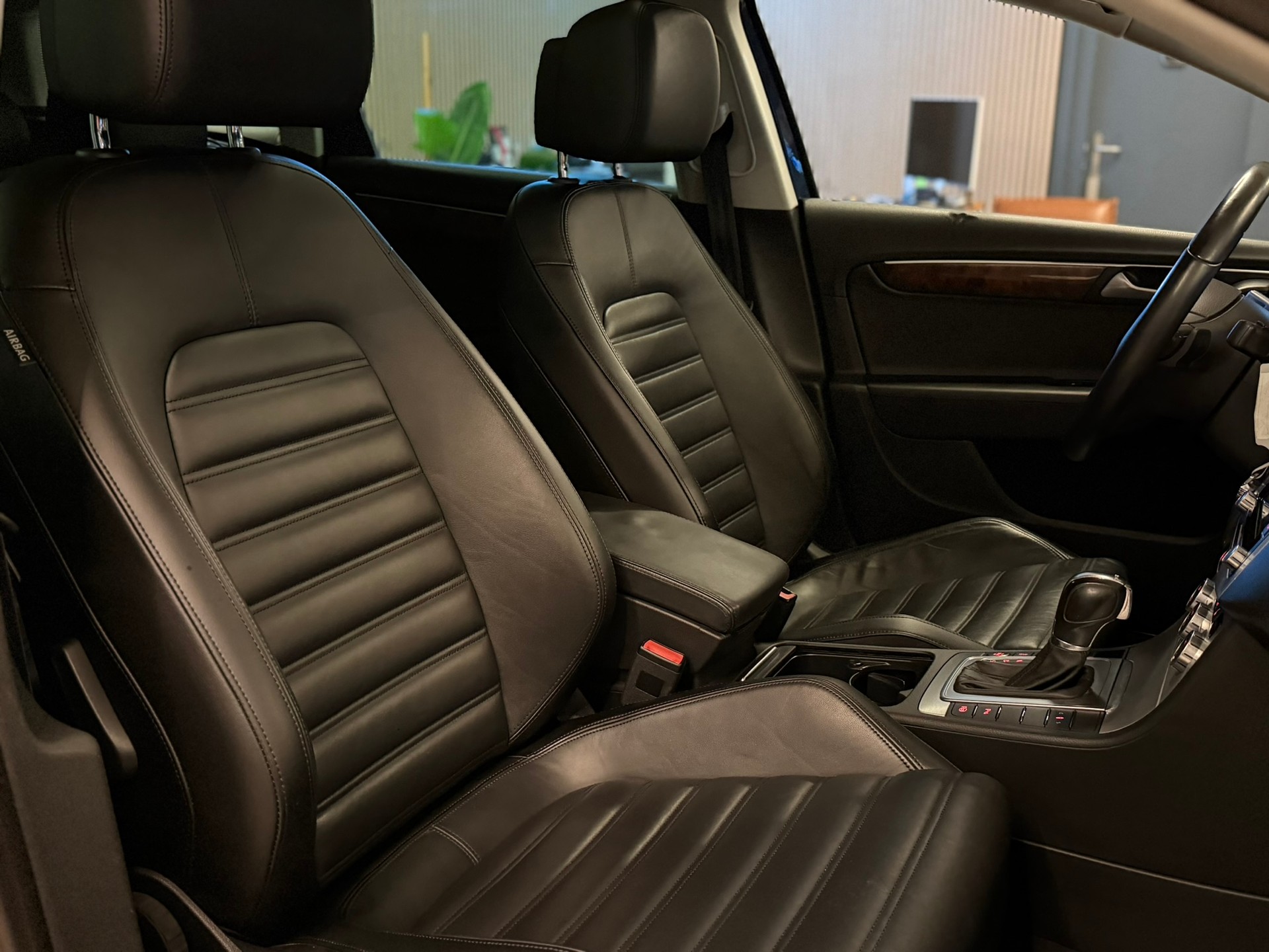 VW Passat Variant 2.0 TSI Highline DSG-image-14