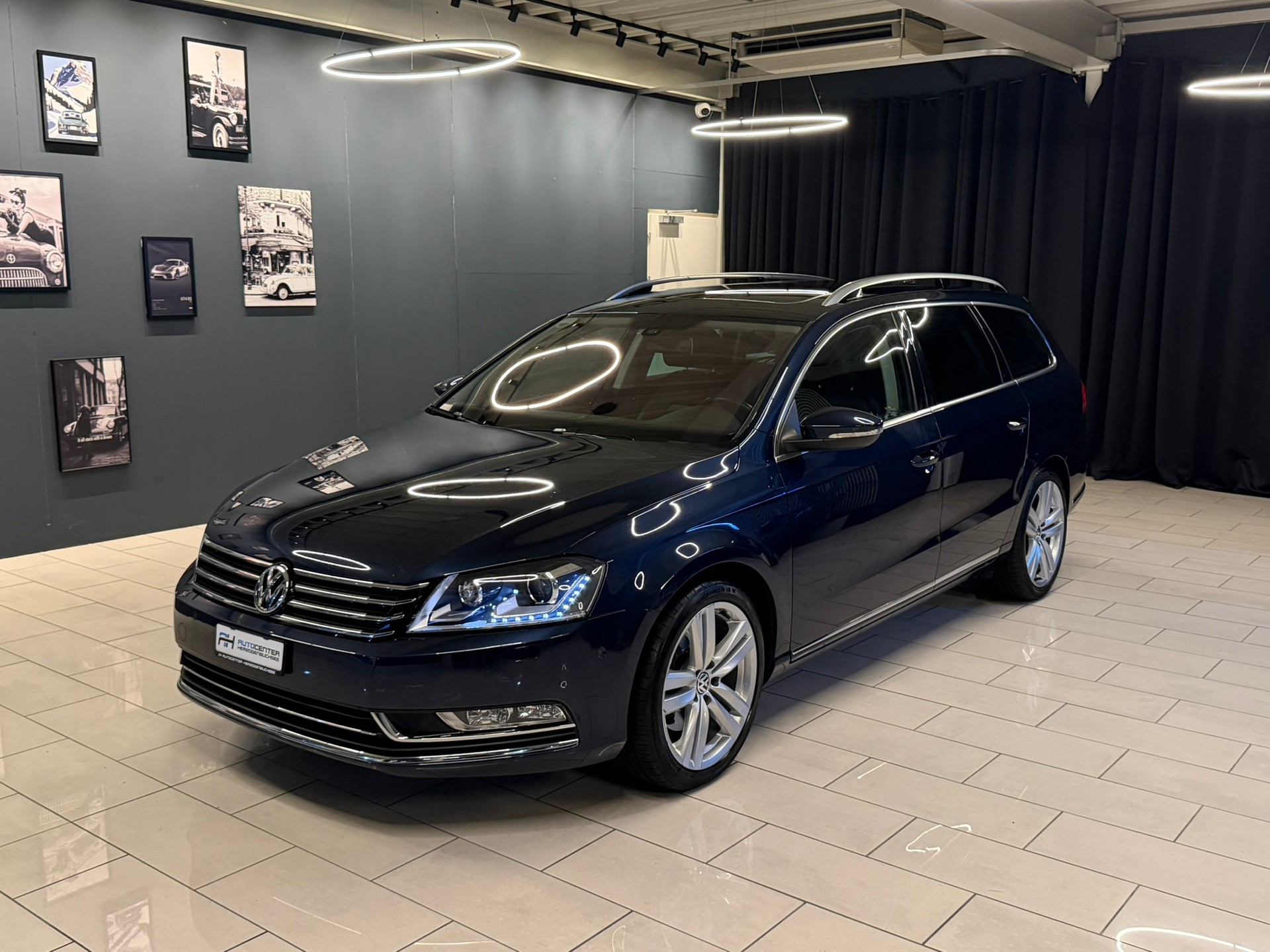 VW Passat Variant 2.0 TSI Highline DSG-showroom-element-2