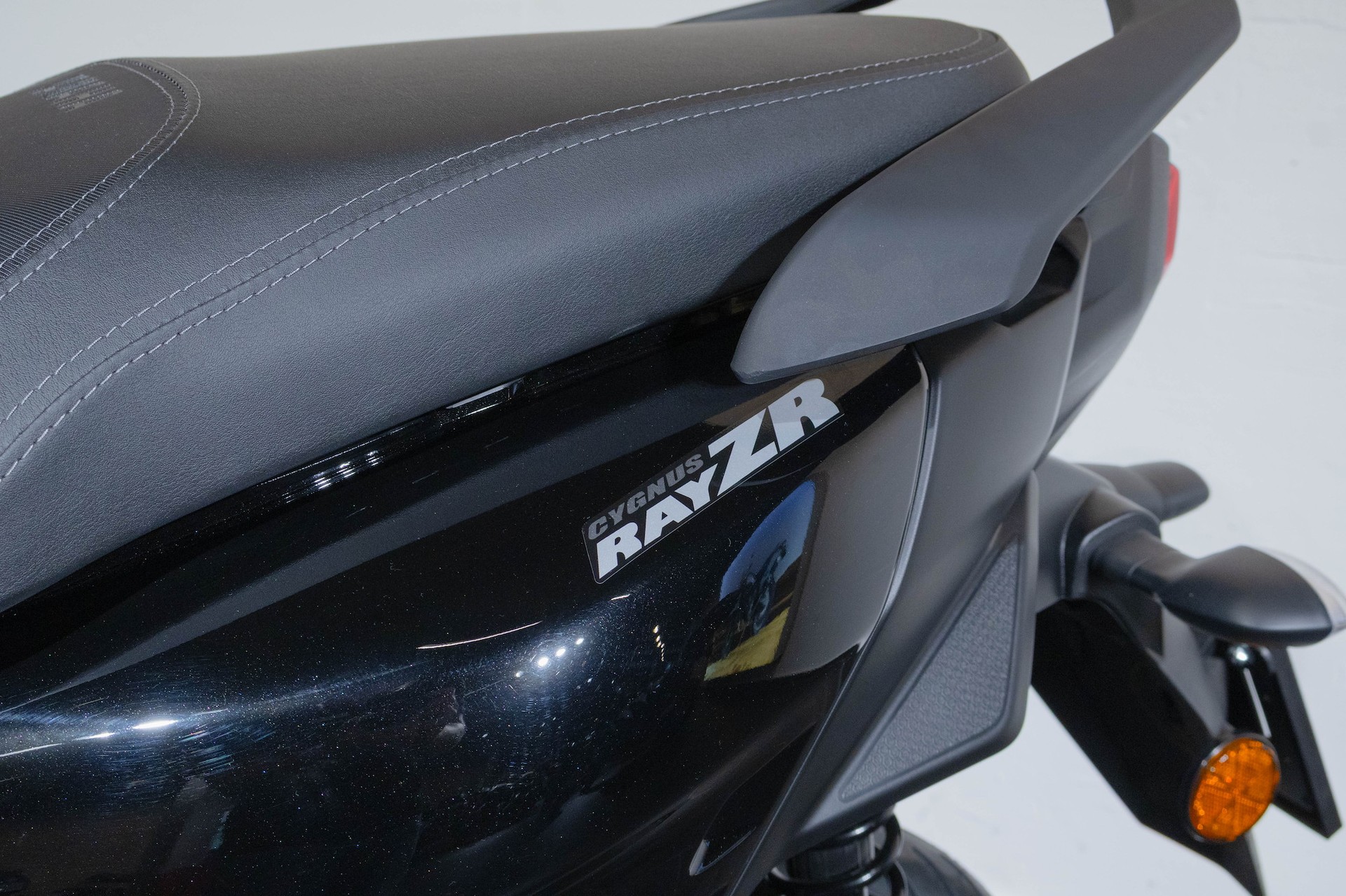 YAMAHA RayZR-image-12