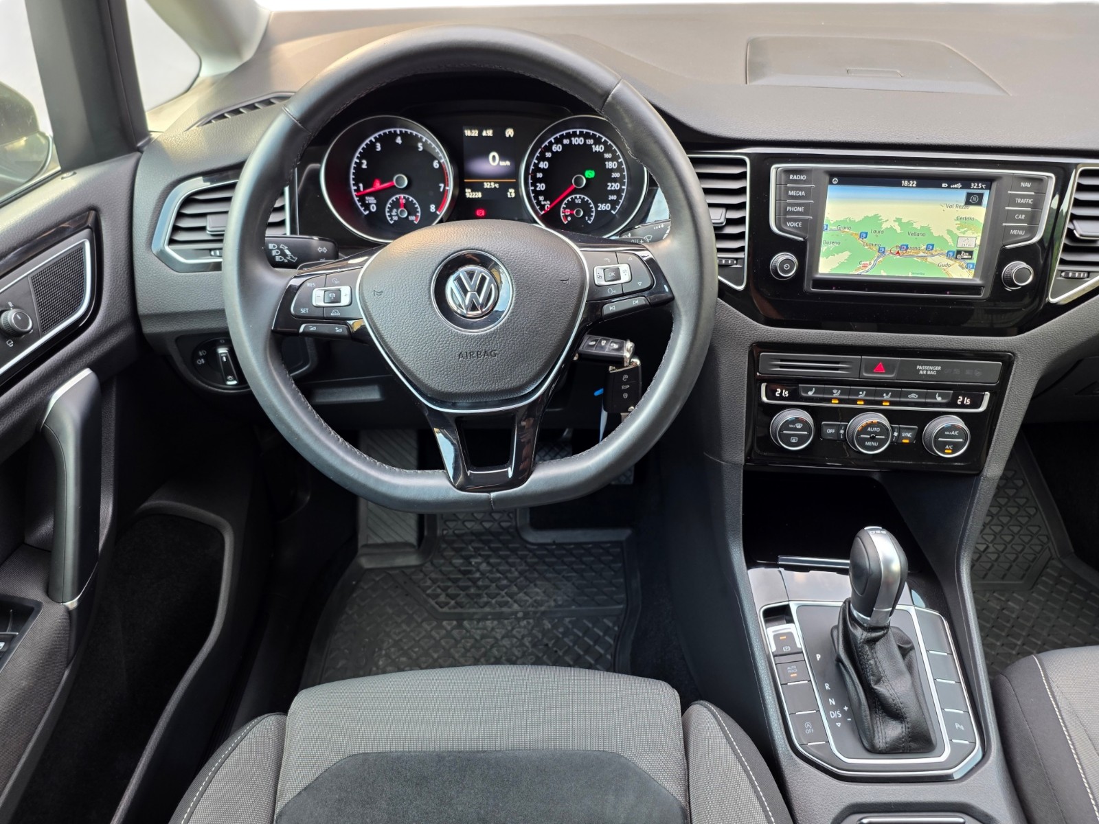 VW Golf Sportsvan 1.4 TSI Highline DSG-image-10