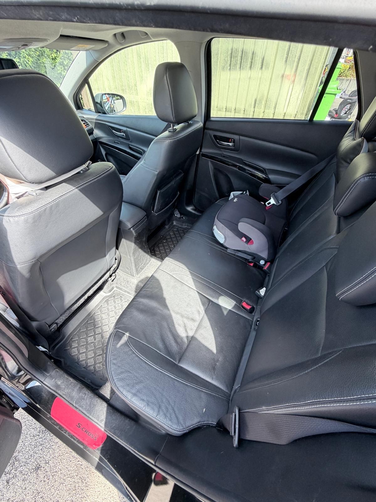 SUZUKI SX4 S-Cross 1.6 TD PizSulai Top 4WD TCSS-image-4