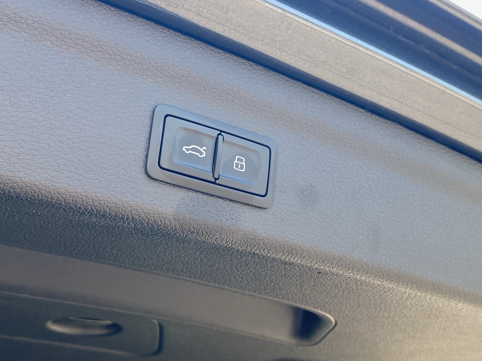 AUDI Q3 45 TFSI S line quattro S-tronic-image-13