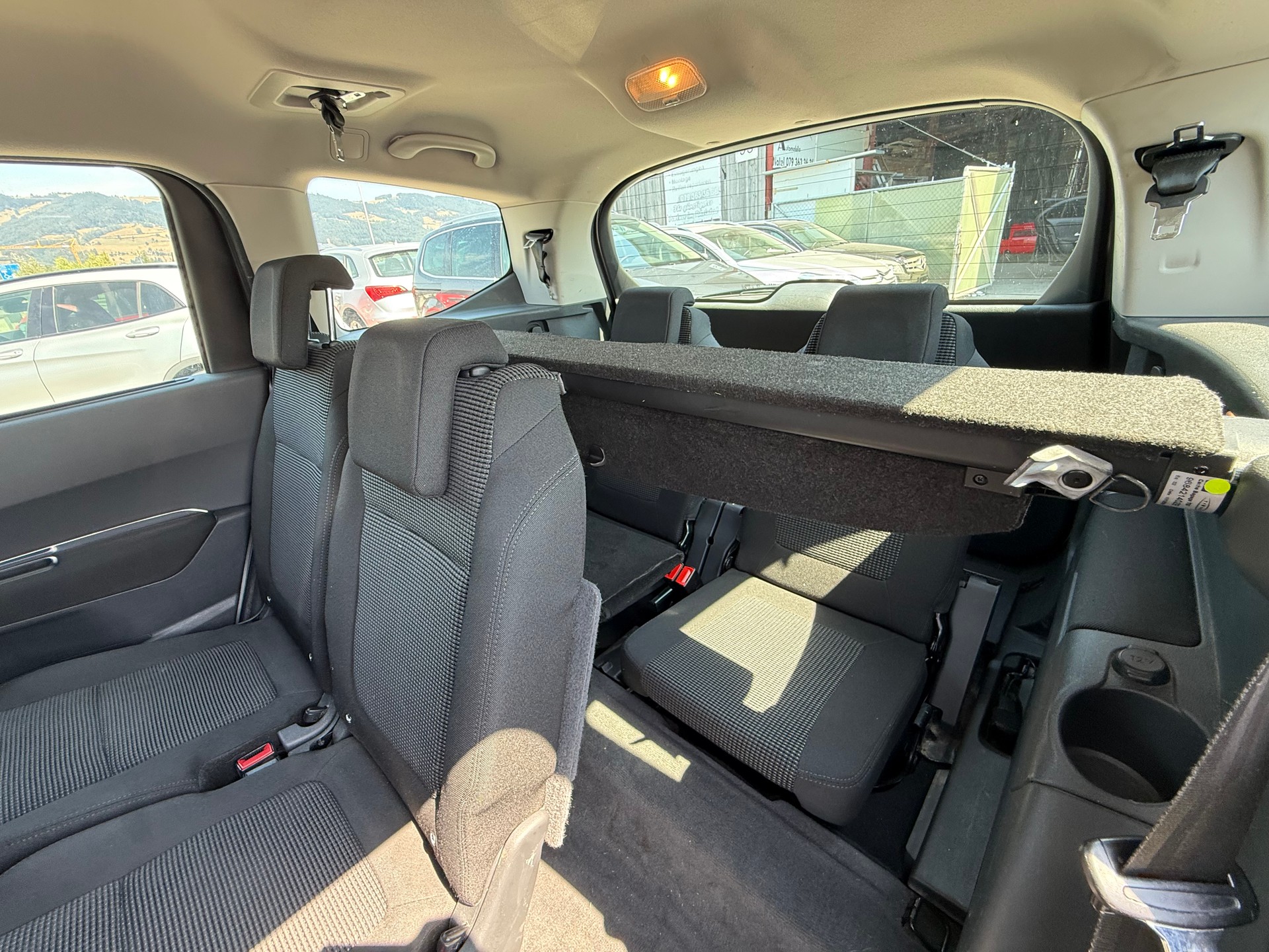PEUGEOT 5008 1.6 HDI Sport 7-Plätzer-image-13
