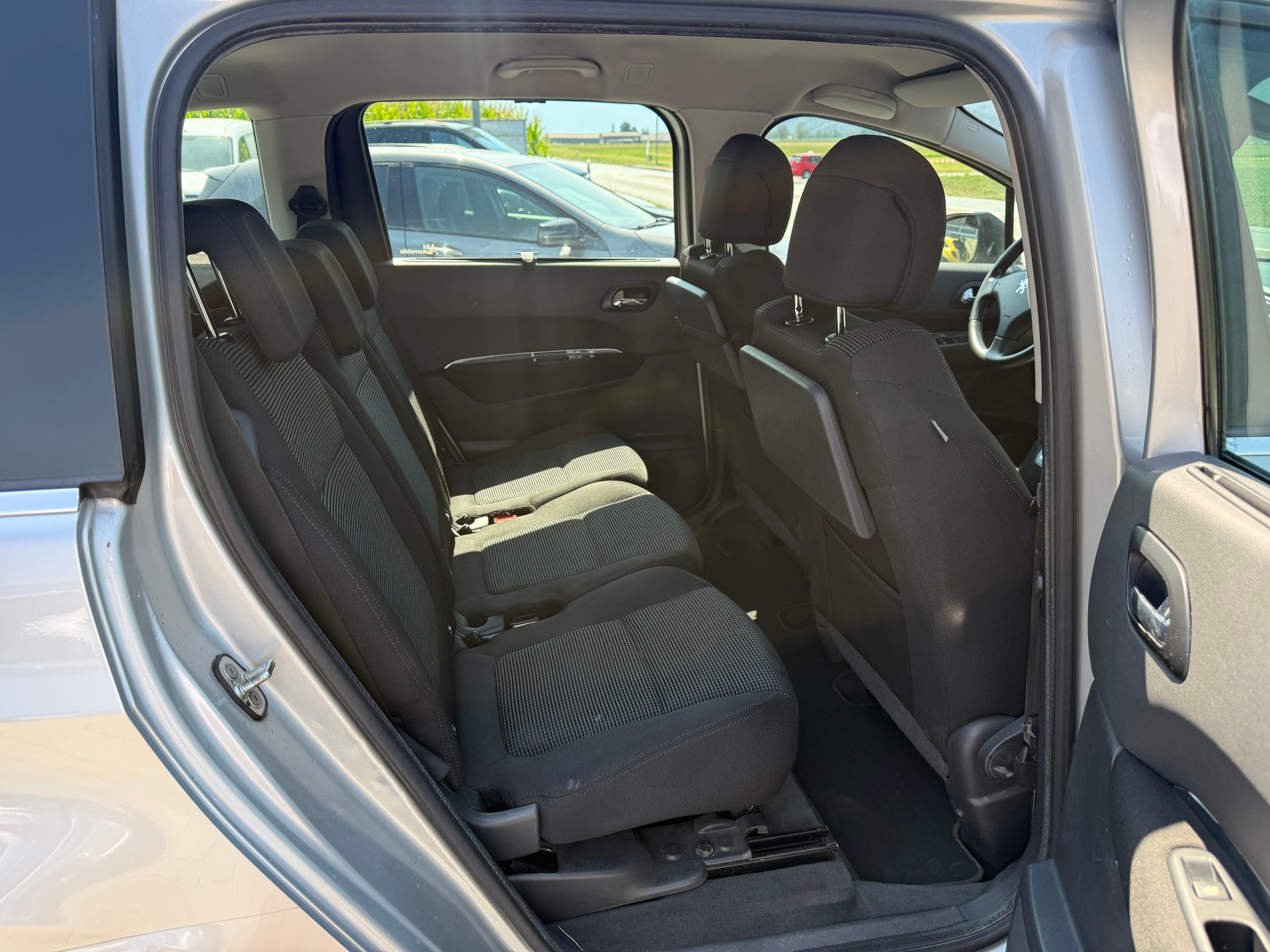 PEUGEOT 5008 1.6 HDI Sport 7-Plätzer-image-14