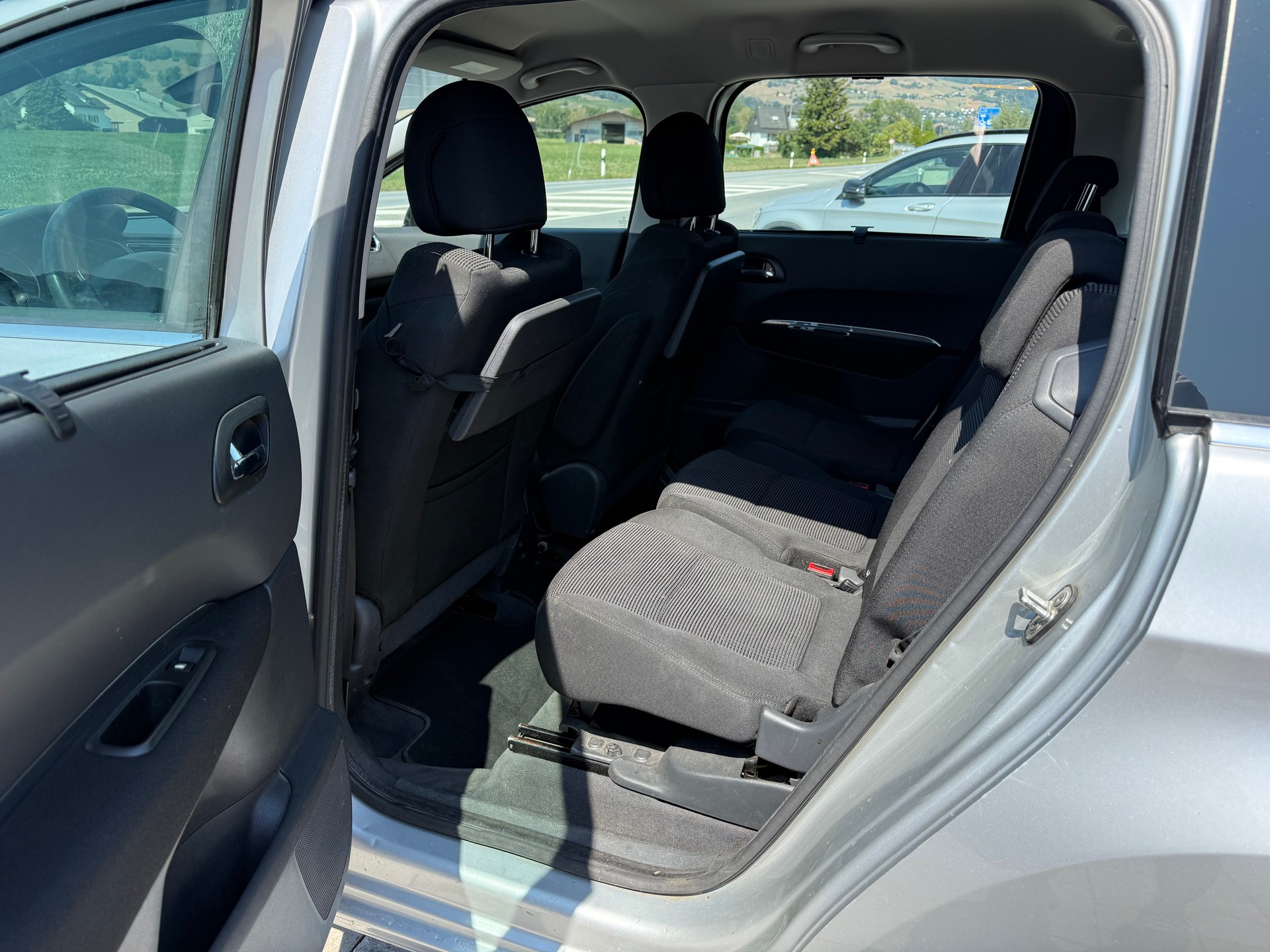 PEUGEOT 5008 1.6 HDI Sport 7-Plätzer-image-12