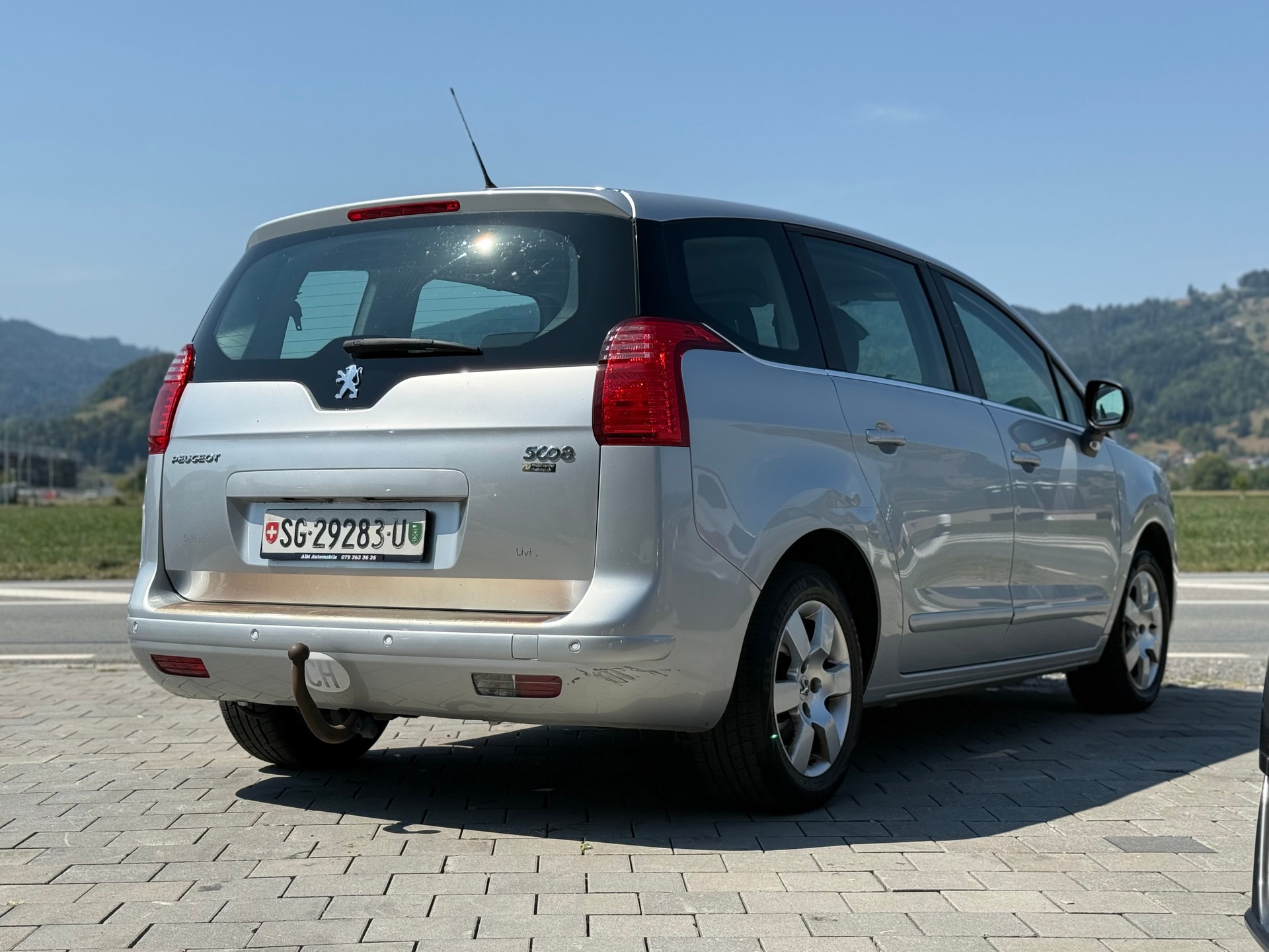 PEUGEOT 5008 1.6 HDI Sport 7-Plätzer-image-5