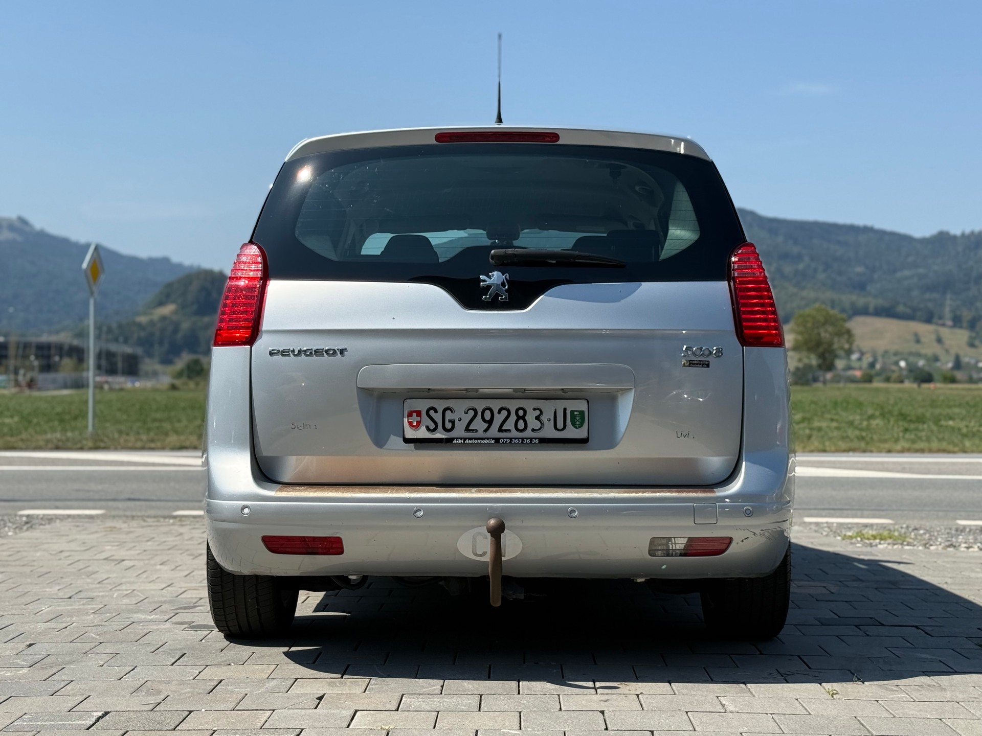 PEUGEOT 5008 1.6 HDI Sport 7-Plätzer-image-6
