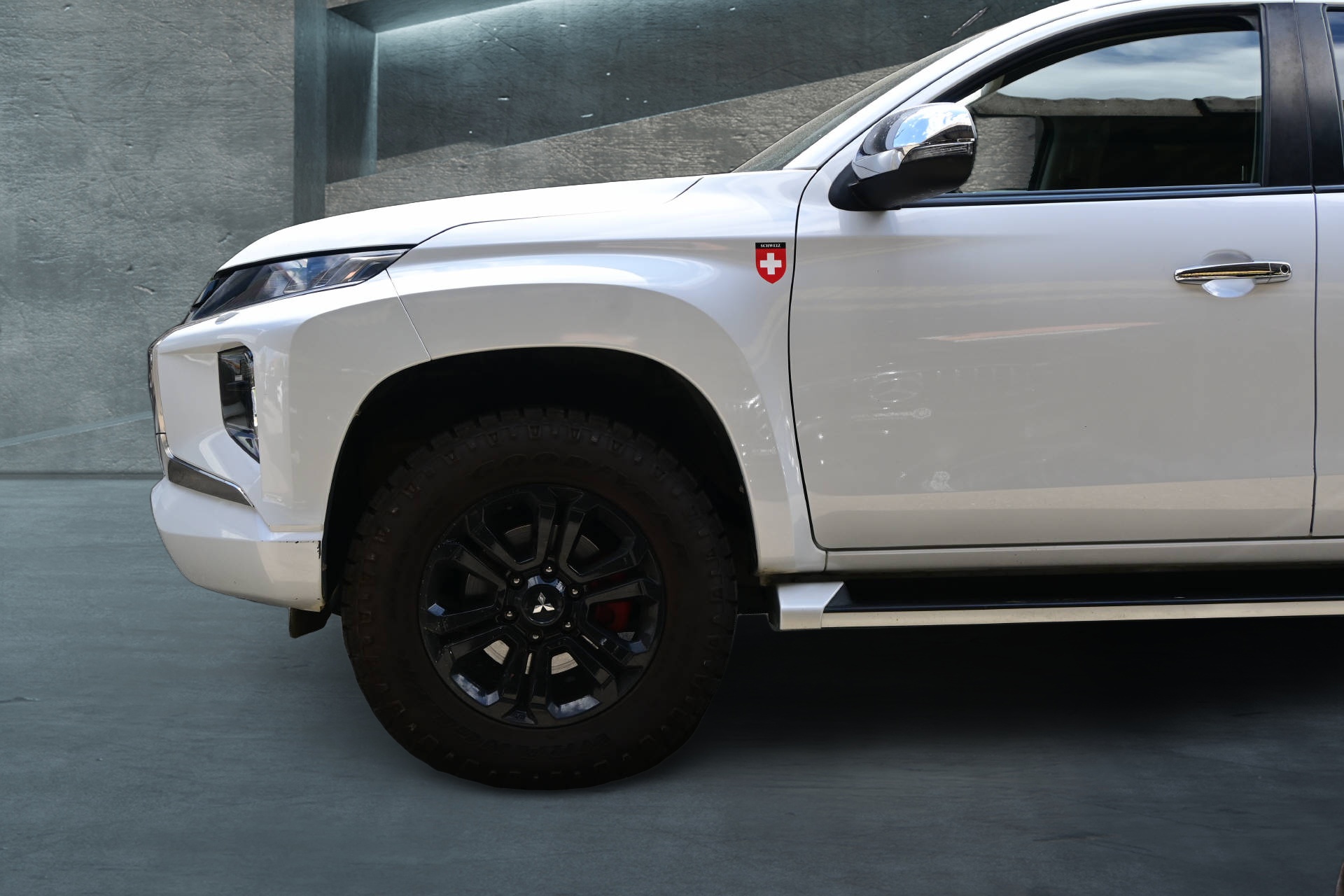 MITSUBISHI L 200 4x4 D-Cab Pick-up 2.2 DID 4x4 Style-showroom-element-2