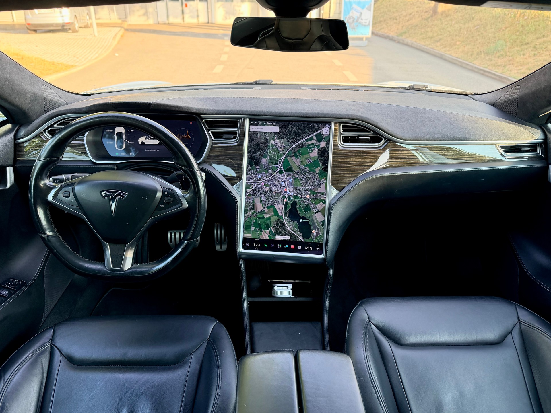 TESLA Model S 85 D Performance Free Supercharger-image-12