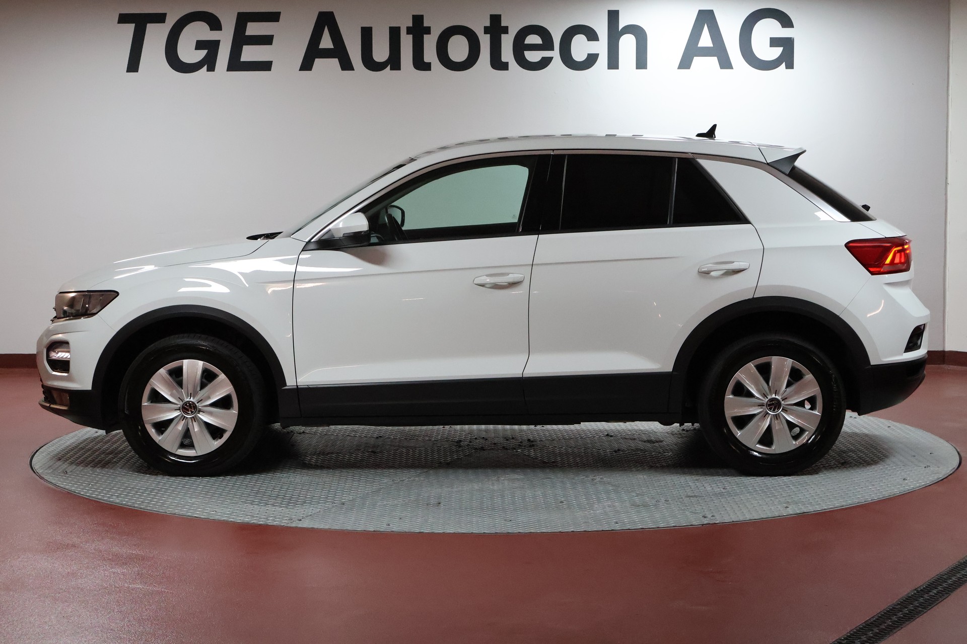 VW T-Roc 1.0 TSI Advance-showroom-element-3