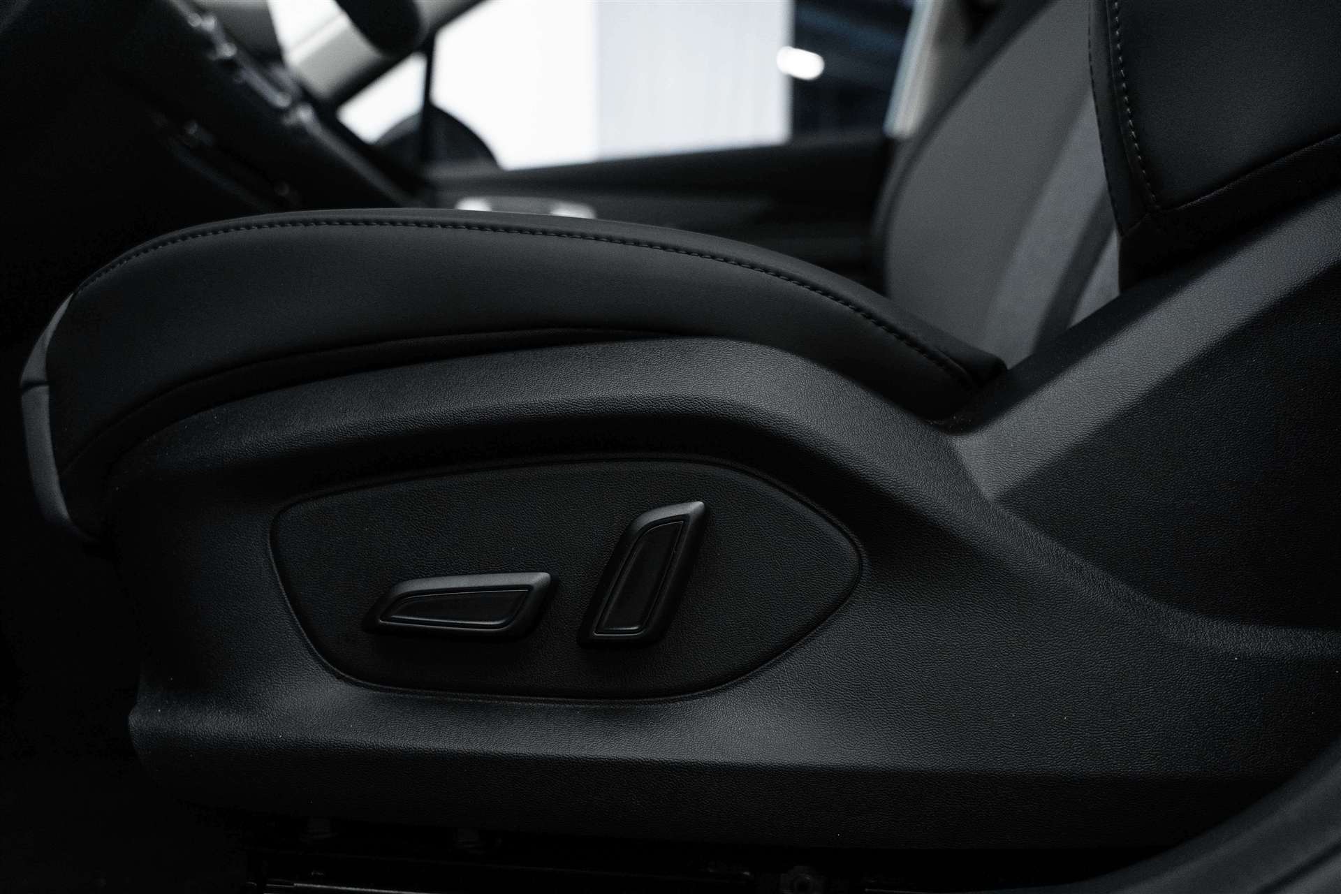 MG MG 4 EV 64kWh Premium Facelift Automat-image-14