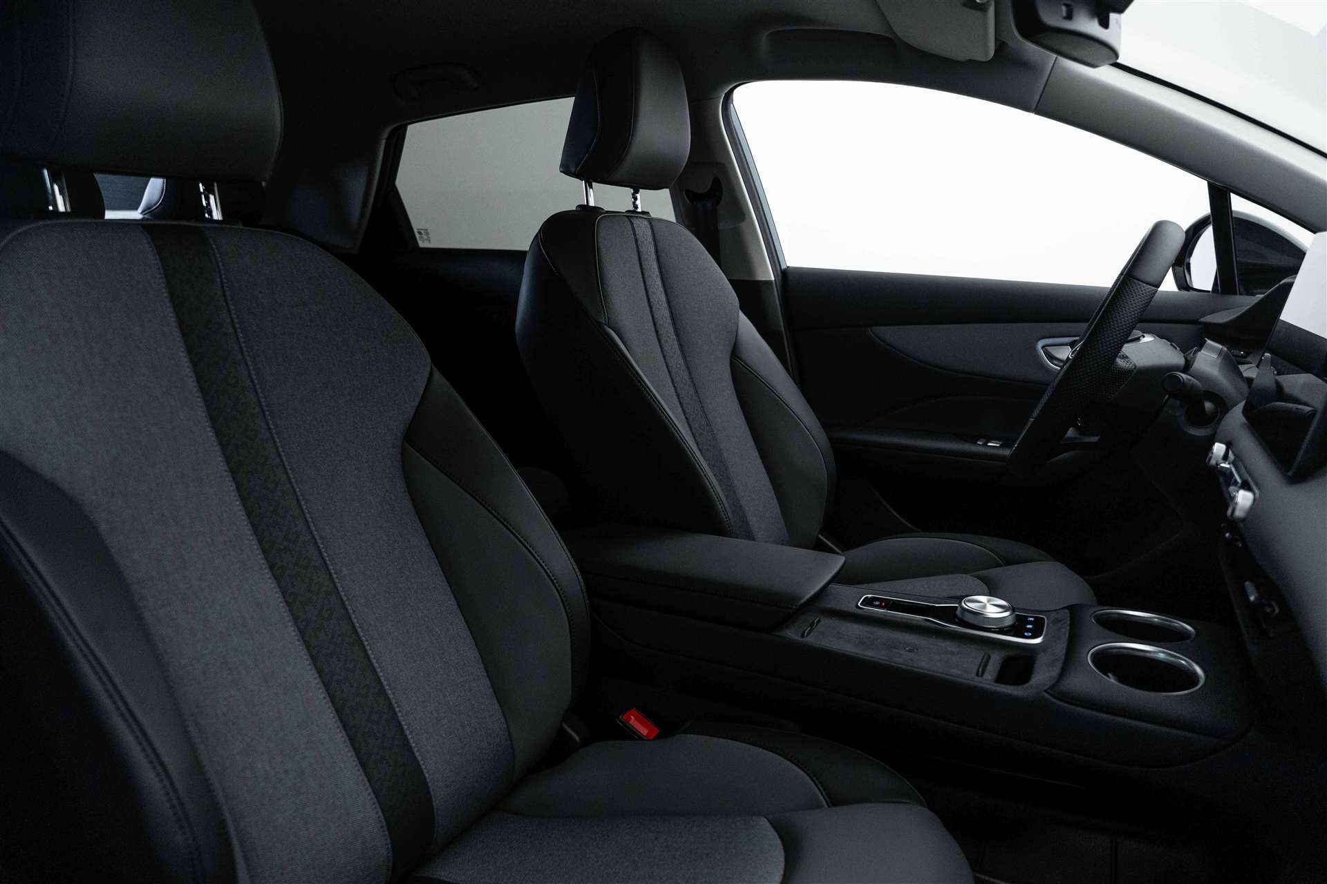 MG MG 4 EV 64kWh Premium Facelift Automat-image-11