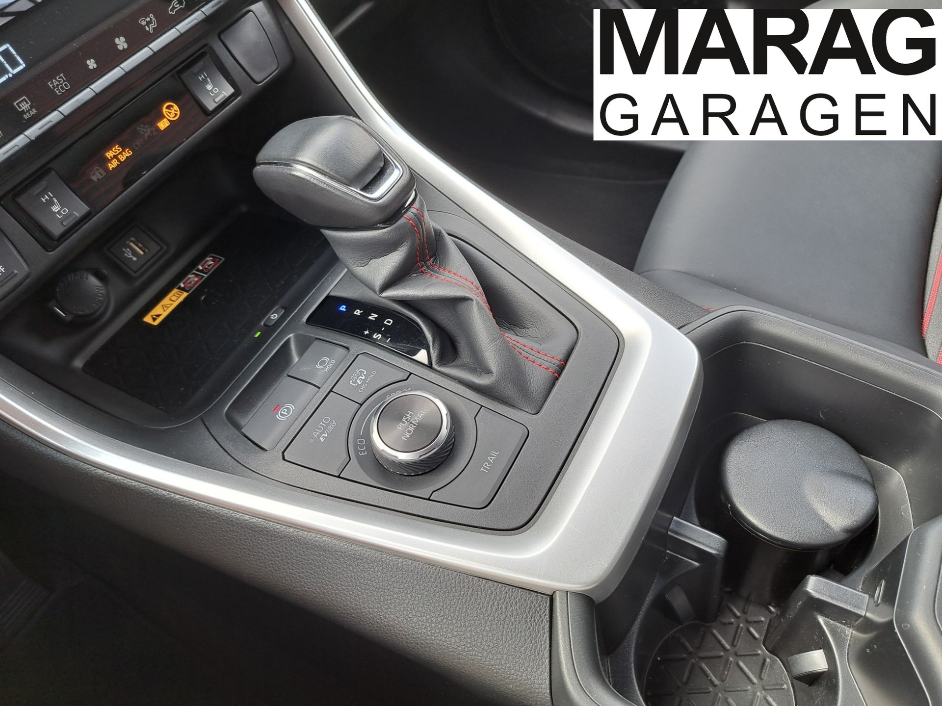 TOYOTA RAV-4 2.5 PHEV Premium e-CVT 4WD-image-13