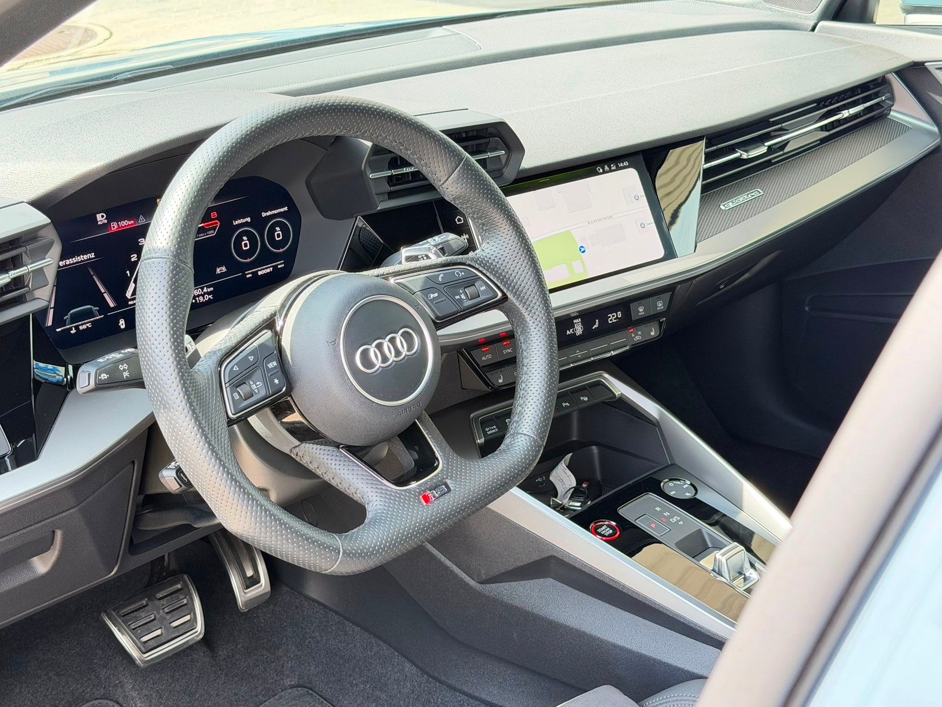 AUDI RS3 Sportback 2.5 TSI quattro S-tronic *Top Zustand**Top Ausstattung**RS Performance Abgasanlage**8-Fach bereift*-image-6