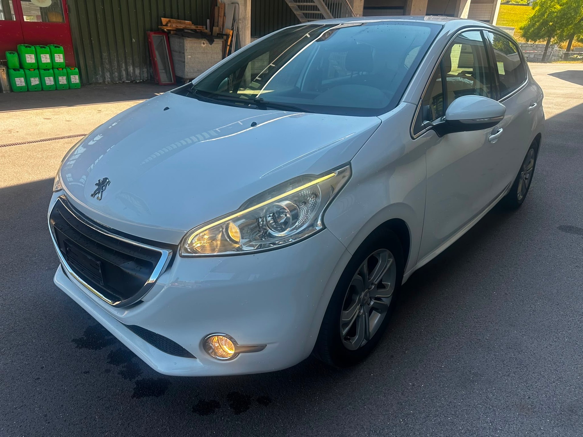 PEUGEOT 208 1.2 THP Allure