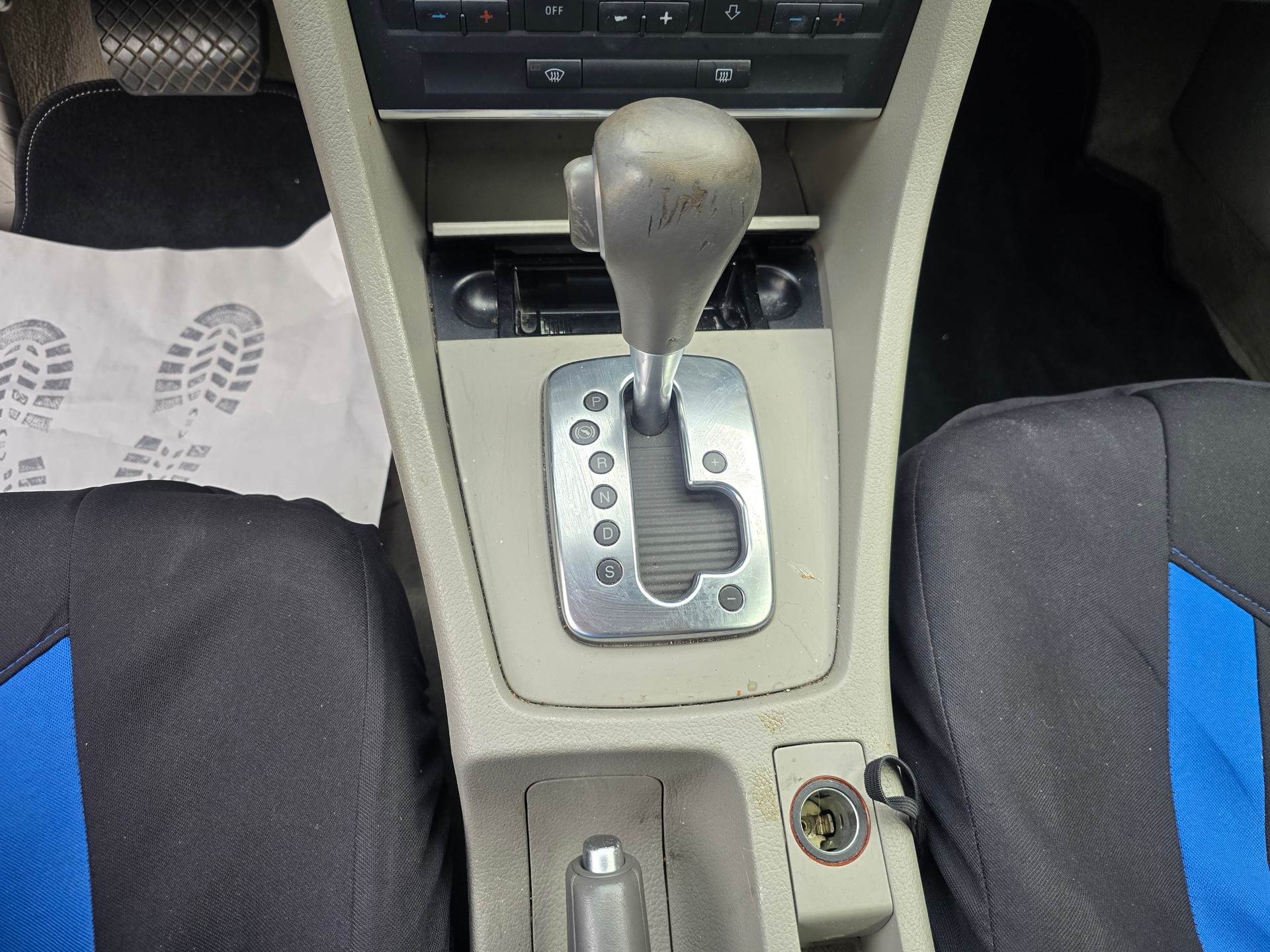 AUDI A4 Avant 2.0 TDI-image-16