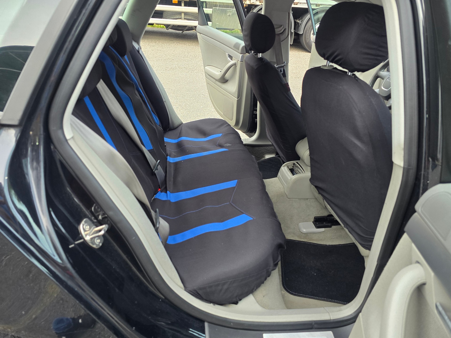 AUDI A4 Avant 2.0 TDI-image-15