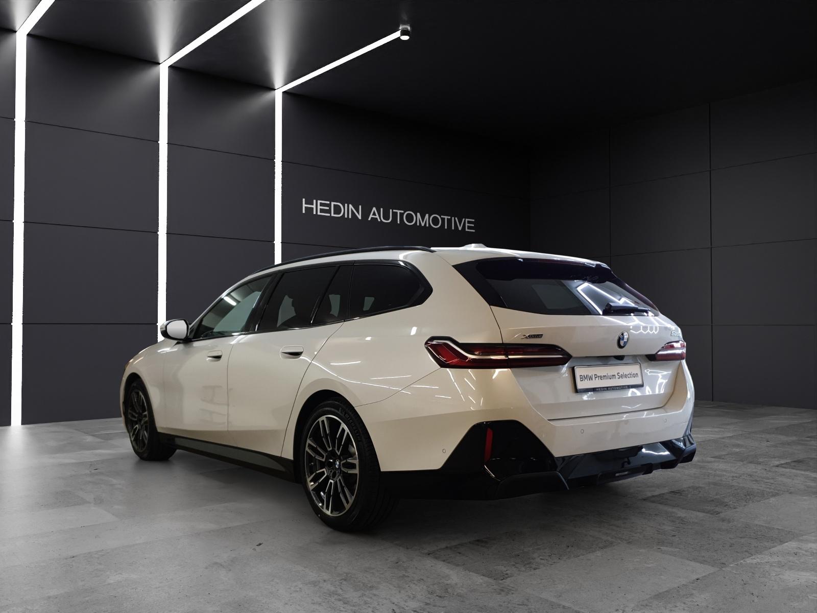 BMW 520d xDrive Touring-showroom-element-2