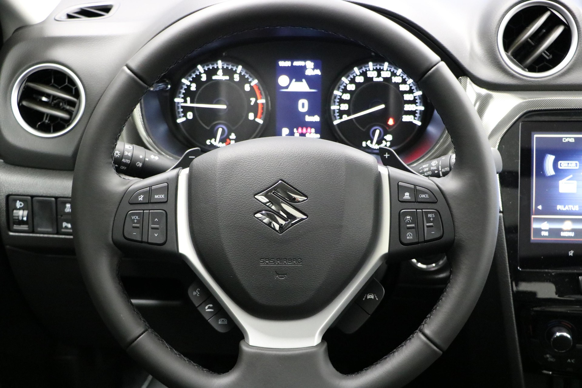 SUZUKI Vitara 1.4 T Compact Top Hybrid 4x4-image-8