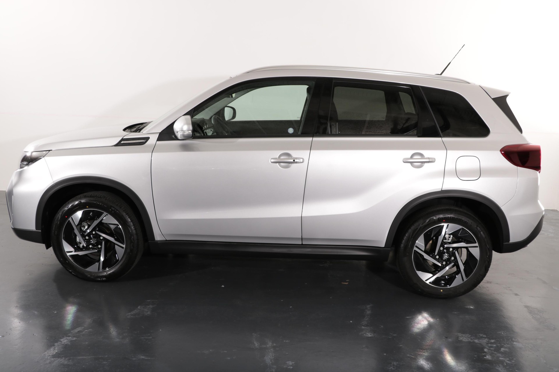 SUZUKI Vitara 1.4 T Compact Top Hybrid 4x4-showroom-element-2