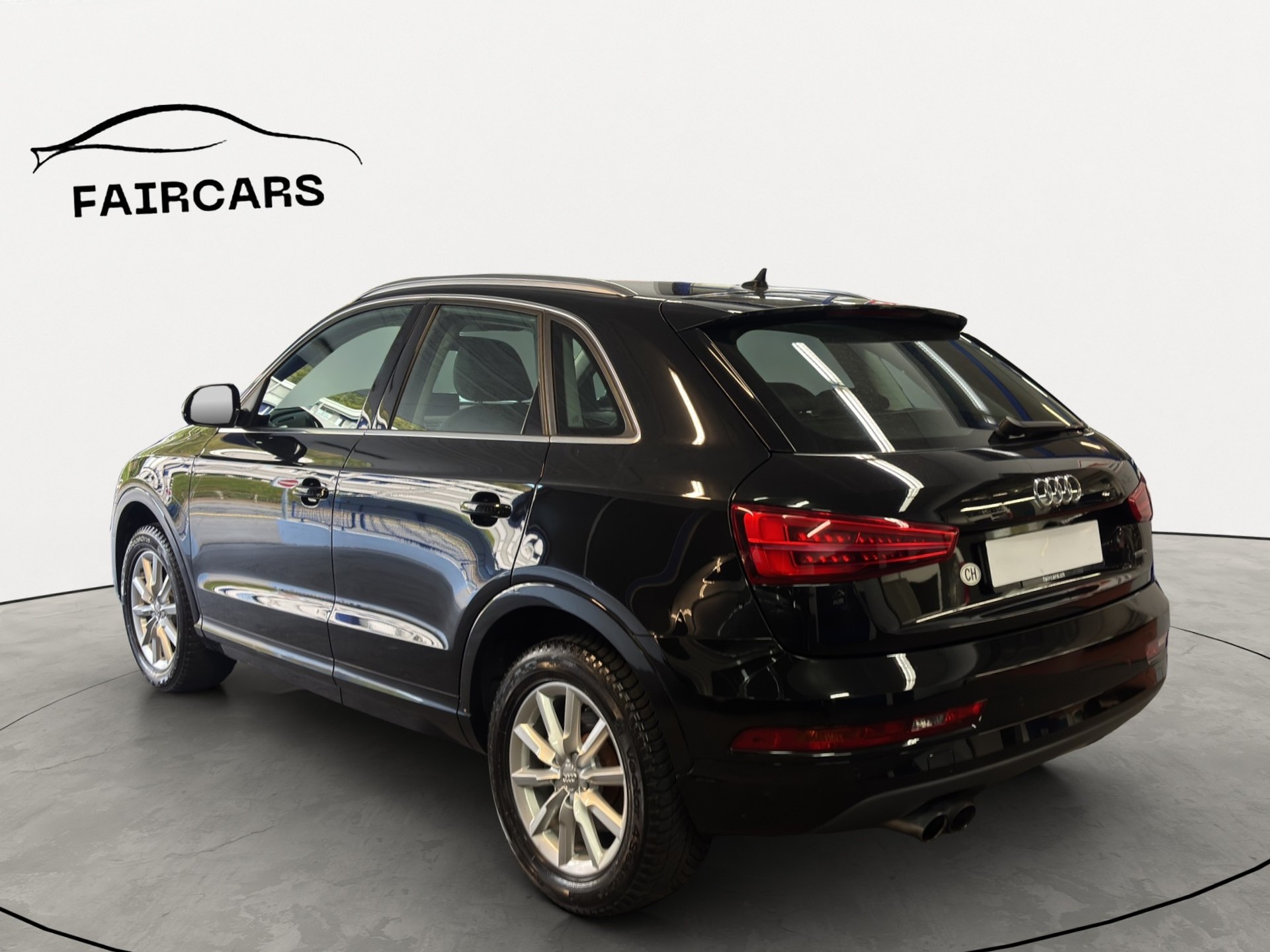AUDI Q3 2.0 TFSI sport quattro S-tronic-showroom-element-3