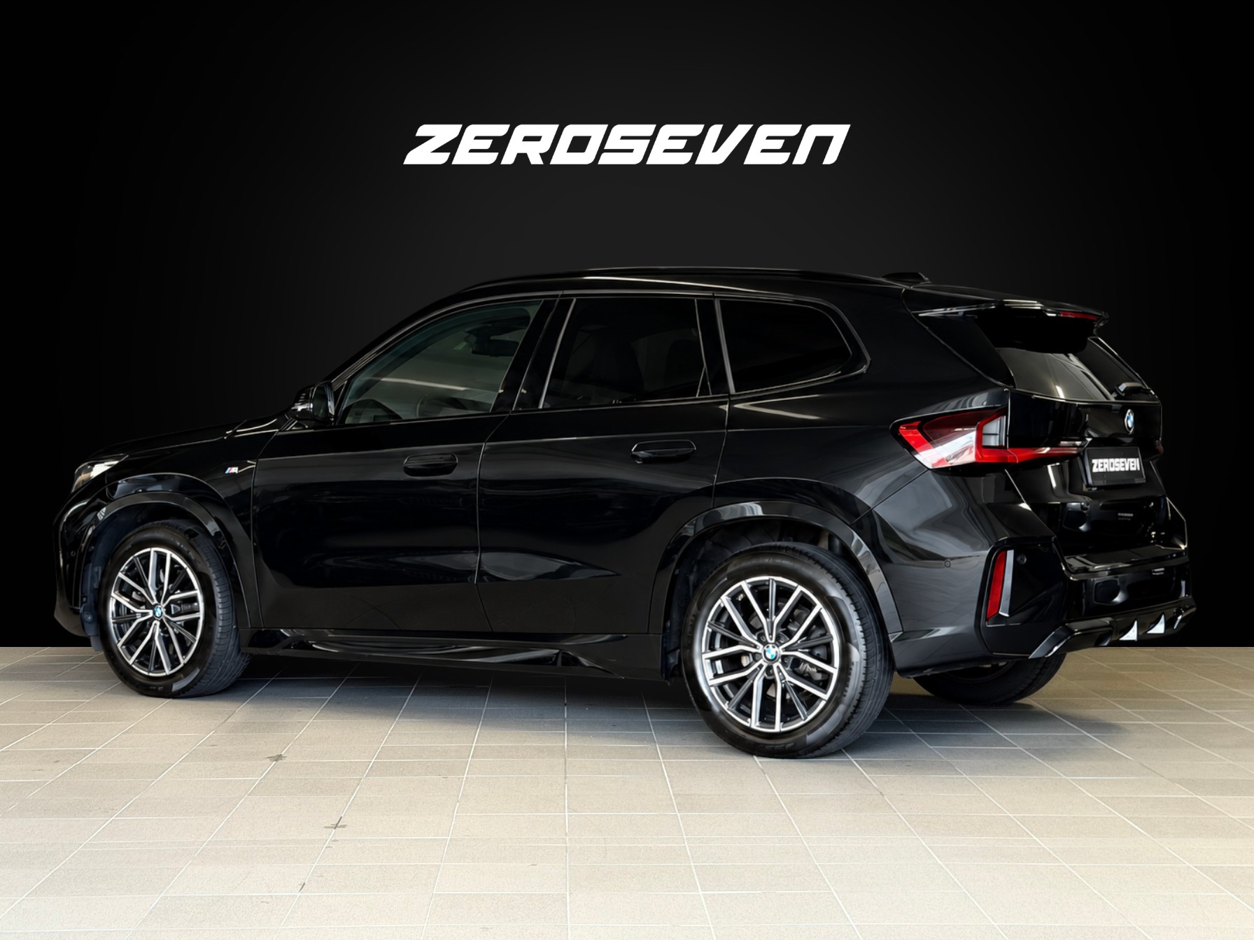BMW X1 xDrive 23d 48V M Sport-showroom-element-3