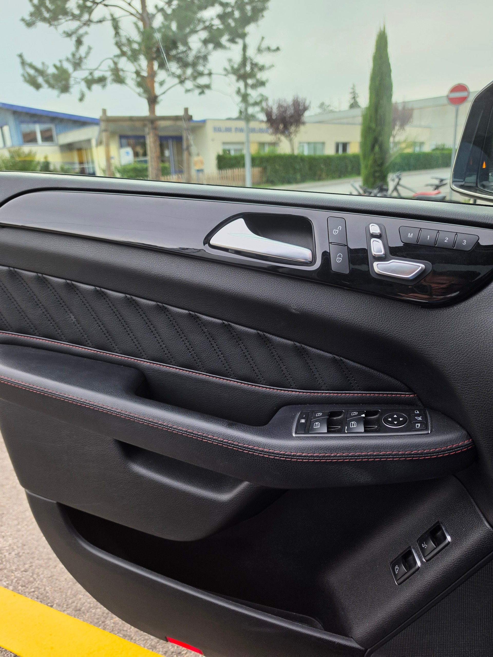 MERCEDES-BENZ GLE 43 AMG 4Matic 9G-Tronic-image-10