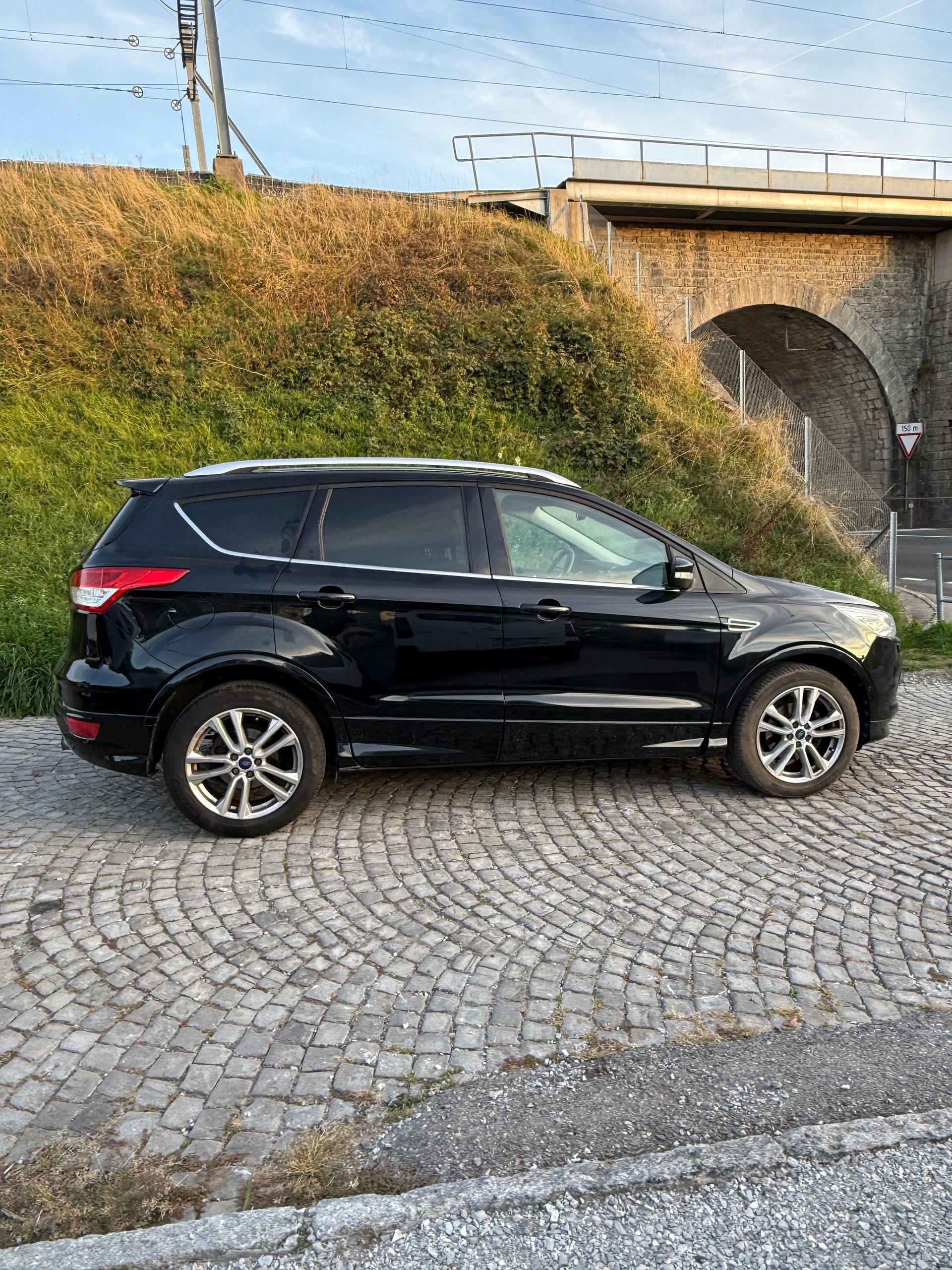 FORD Kuga 1.5 SCTi Carving 2WD-showroom-element-1