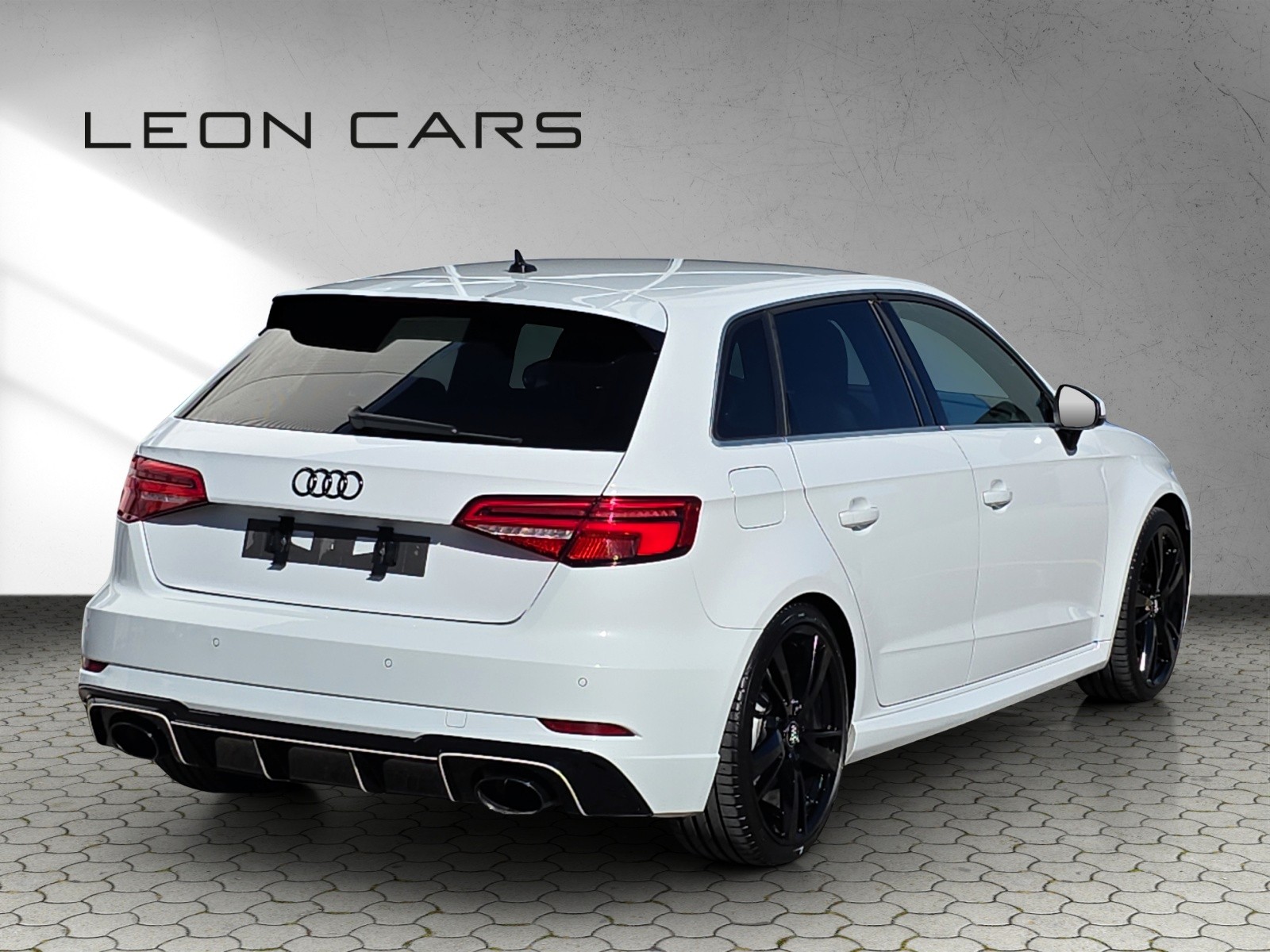 AUDI RS3 Sportback 2.5 TSI quattro S-tronic 400 PS Bang & Olufsen-image-4