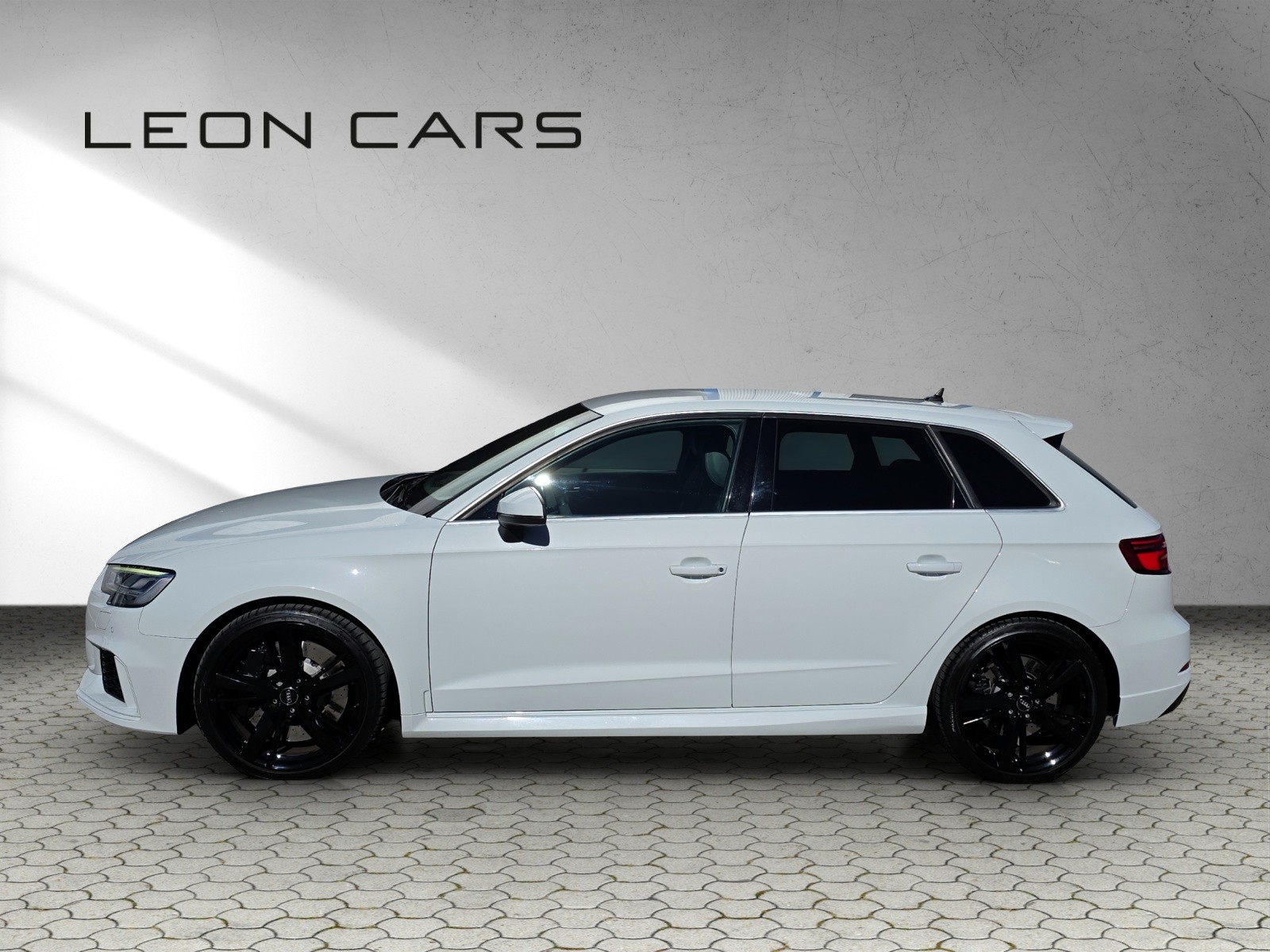 AUDI RS3 Sportback 2.5 TSI quattro S-tronic 400 PS Bang & Olufsen-image-7