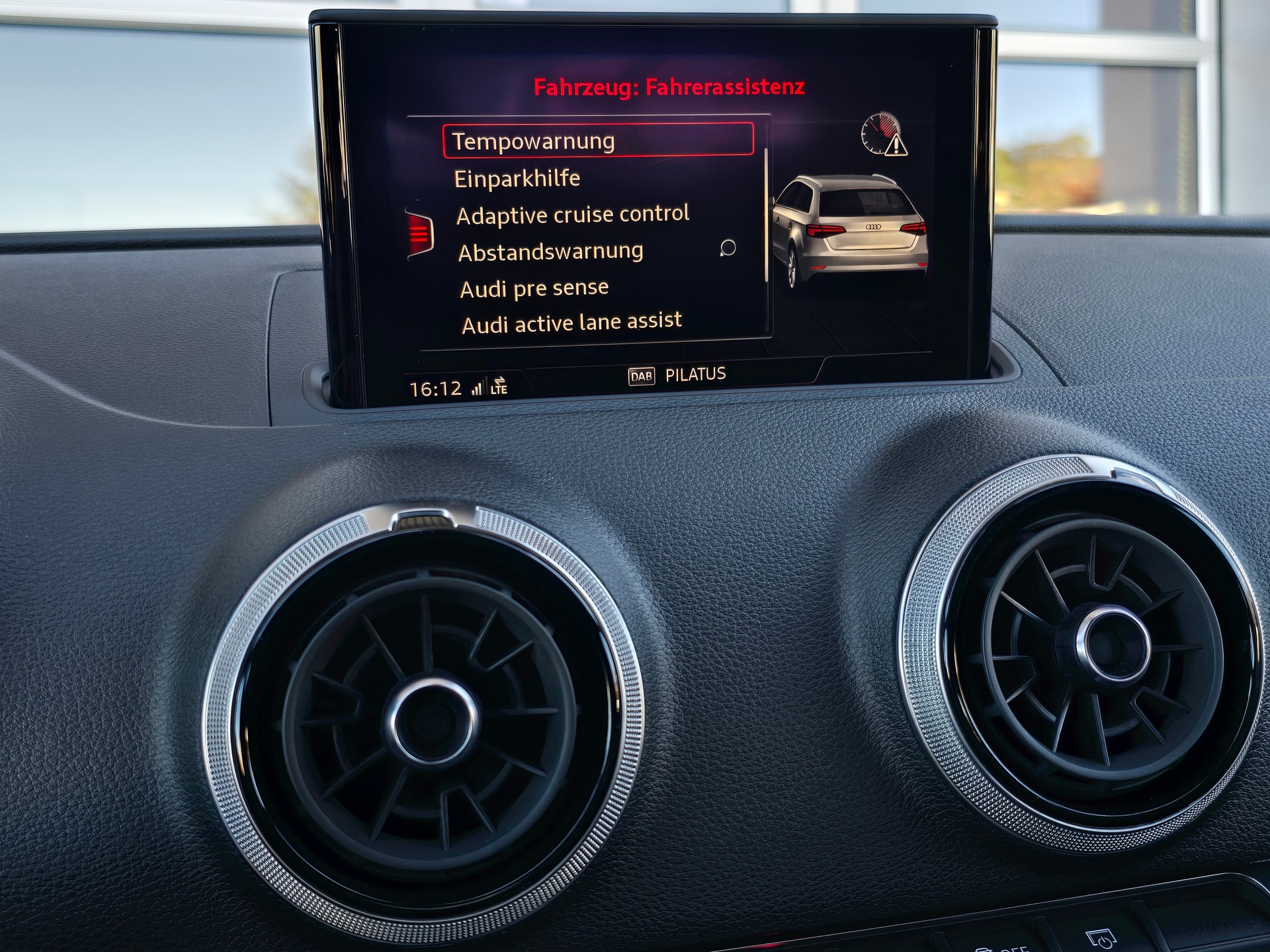 AUDI RS3 Sportback 2.5 TSI quattro S-tronic 400 PS Bang & Olufsen-image-23