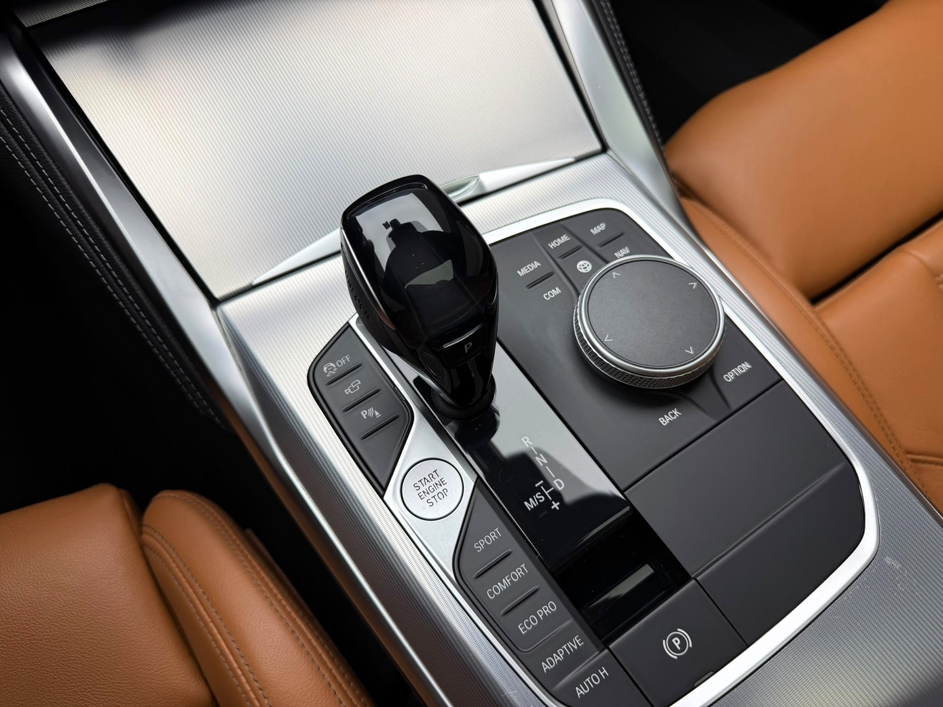 BMW M440i xDrive 48V Coupé Steptronic-image-14